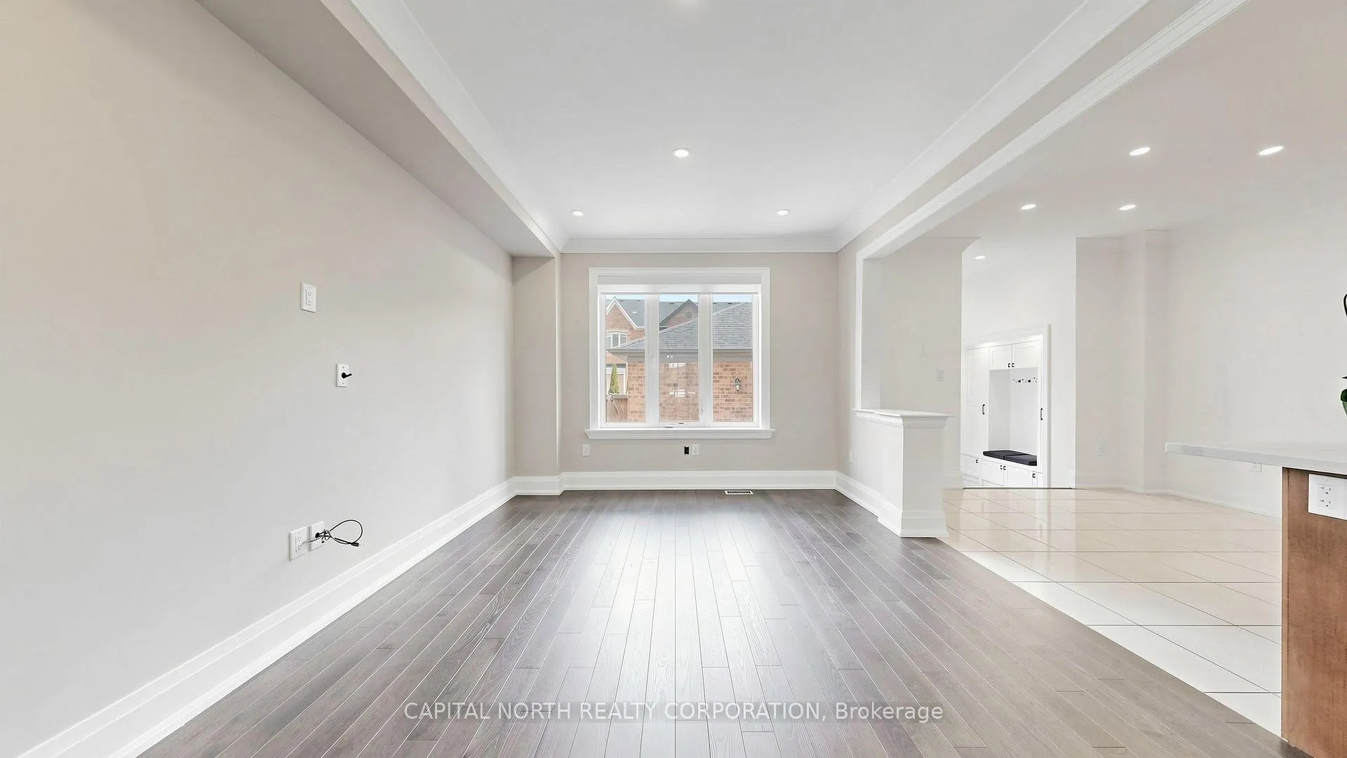Photo 4 of 170 Moody Drive, Vaughan, Kleinburg — HOMEH