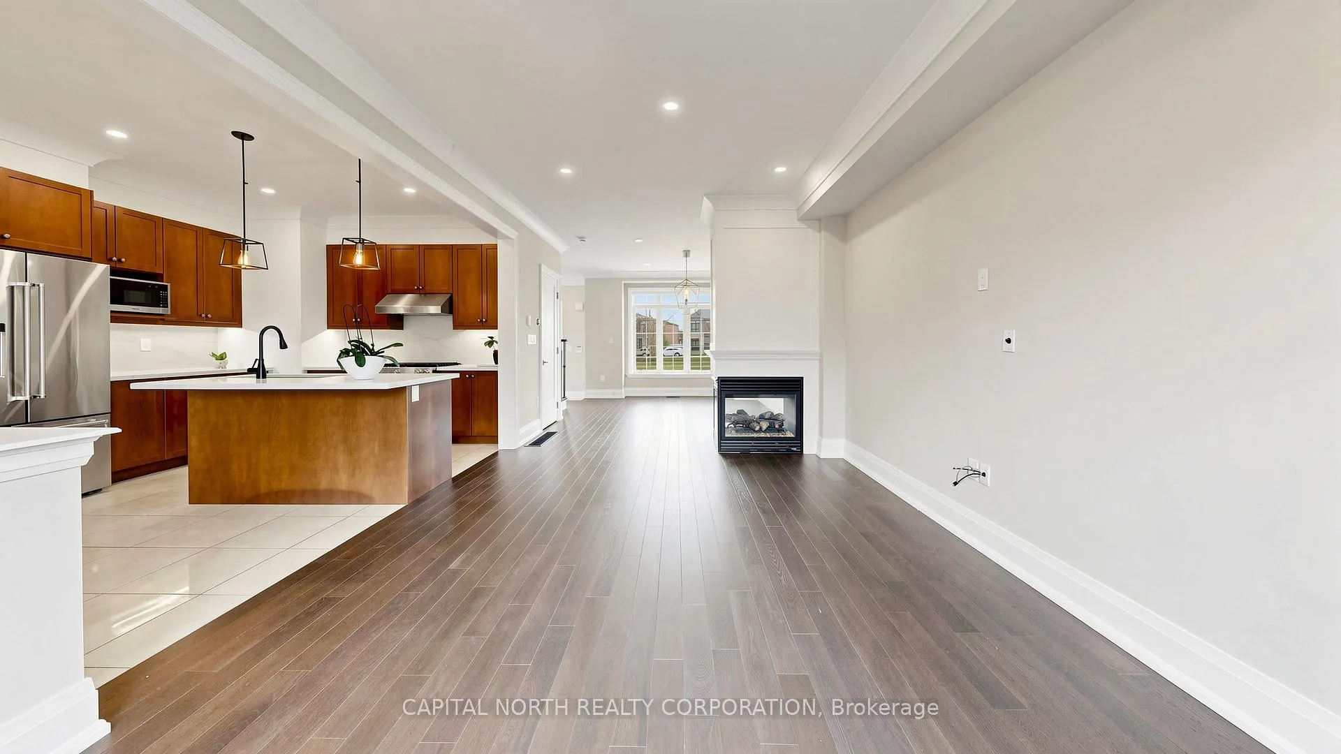 Photo 6 of 170 Moody Drive, Vaughan, Kleinburg — HOMEH