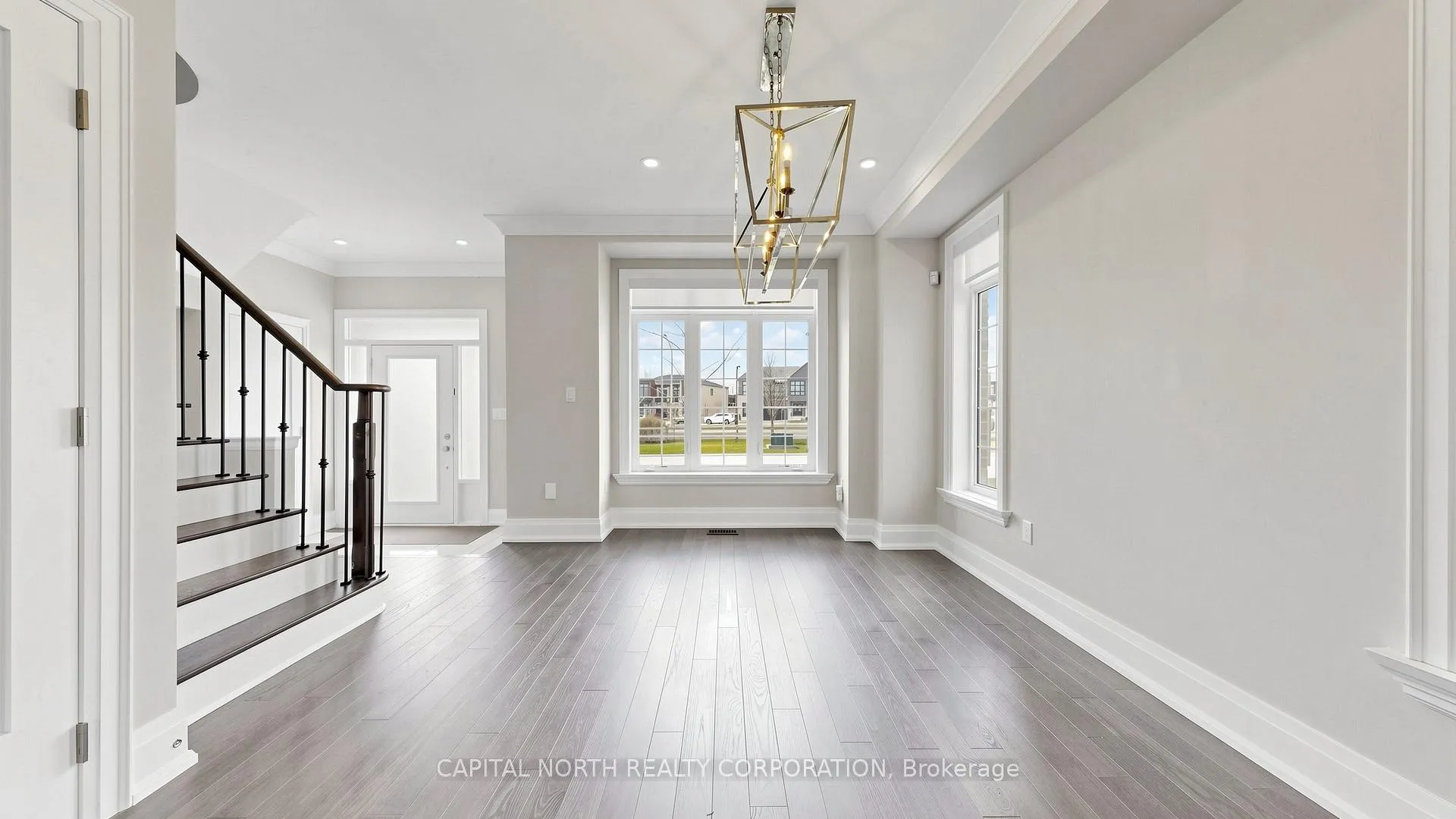 Photo 8 of 170 Moody Drive, Vaughan, Kleinburg — HOMEH