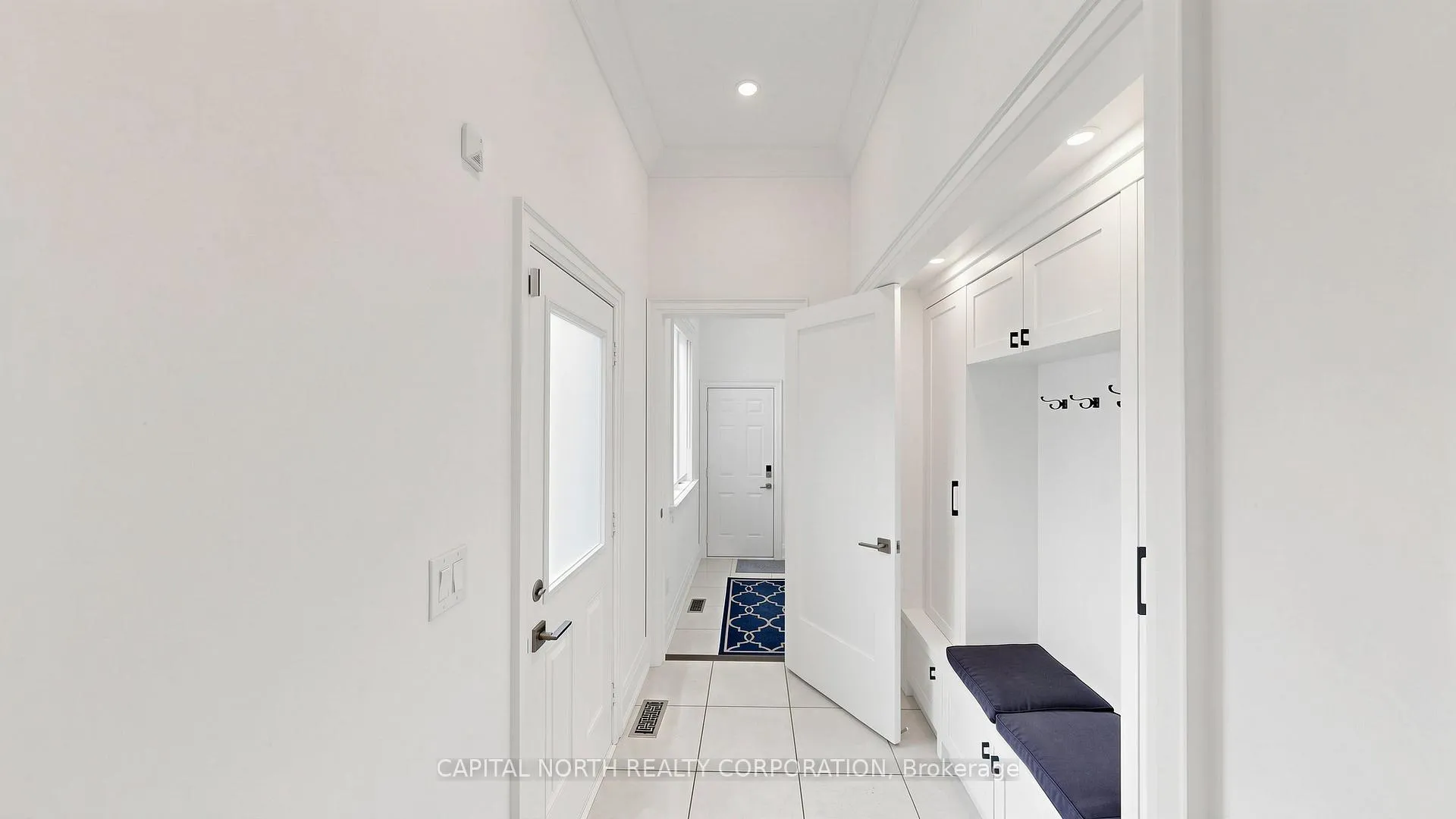 Photo 14 of 170 Moody Drive, Vaughan, Kleinburg — HOMEH