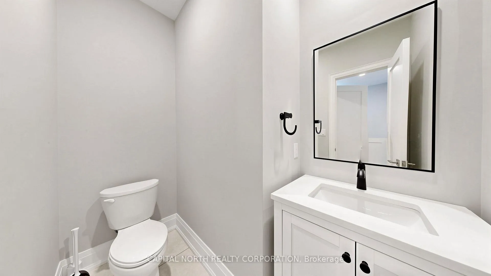 Photo 16 of 170 Moody Drive, Vaughan, Kleinburg — HOMEH