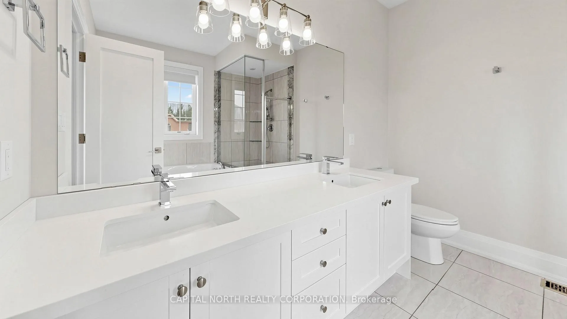 Photo 21 of 170 Moody Drive, Vaughan, Kleinburg — HOMEH