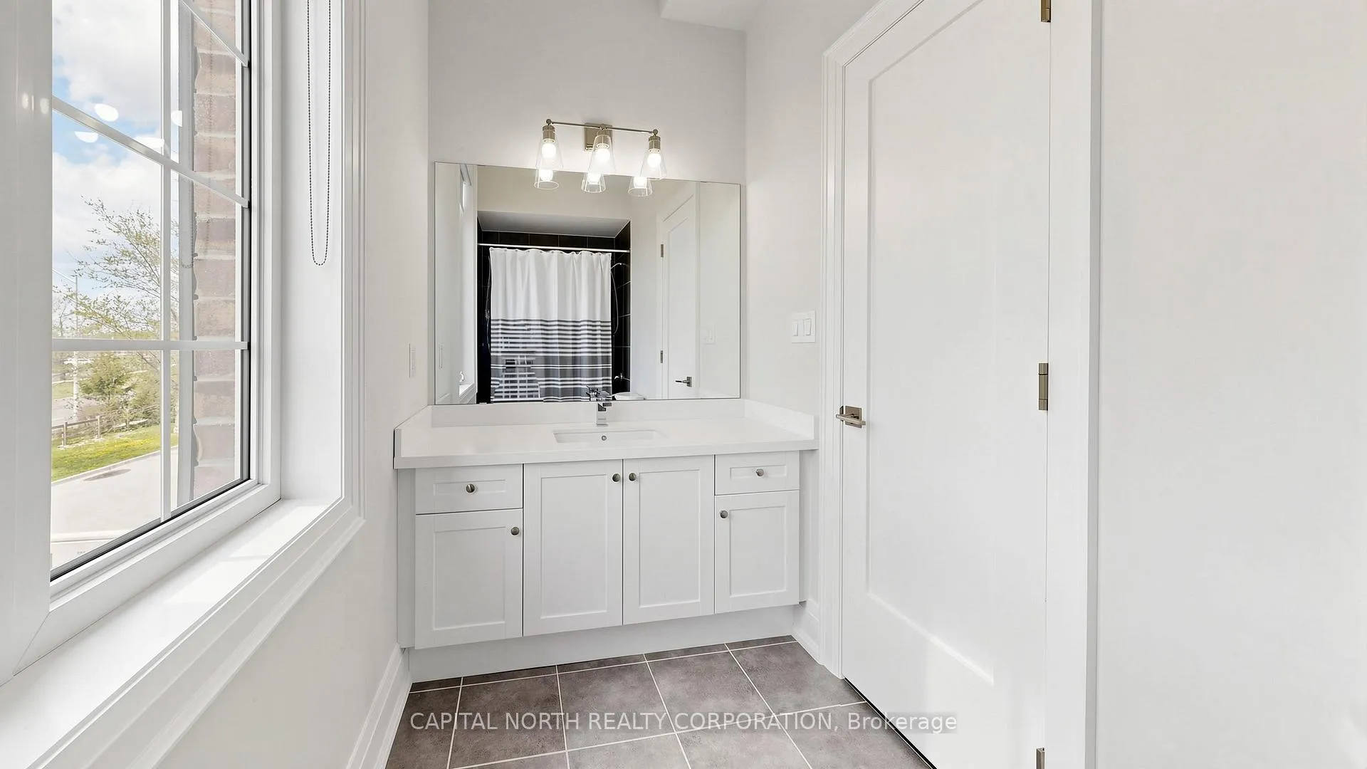Photo 30 of 170 Moody Drive, Vaughan, Kleinburg — HOMEH
