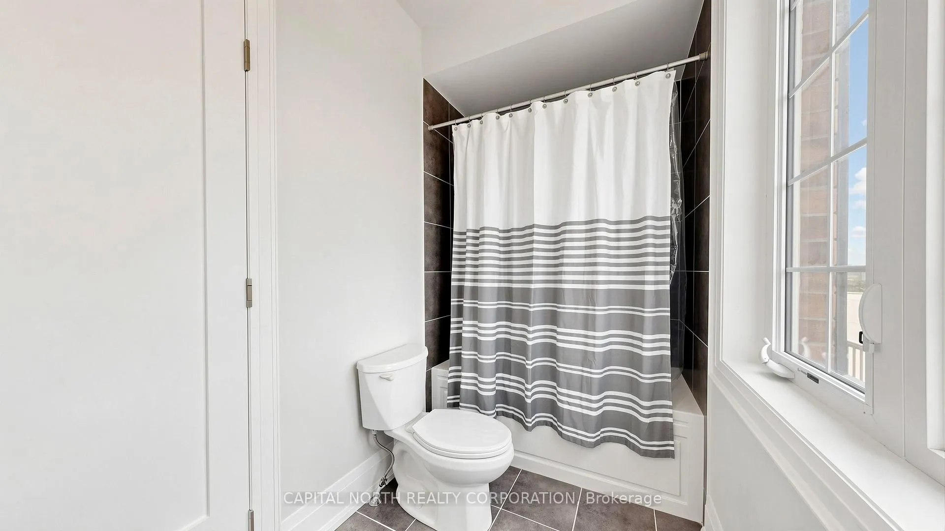 Photo 31 of 170 Moody Drive, Vaughan, Kleinburg — HOMEH