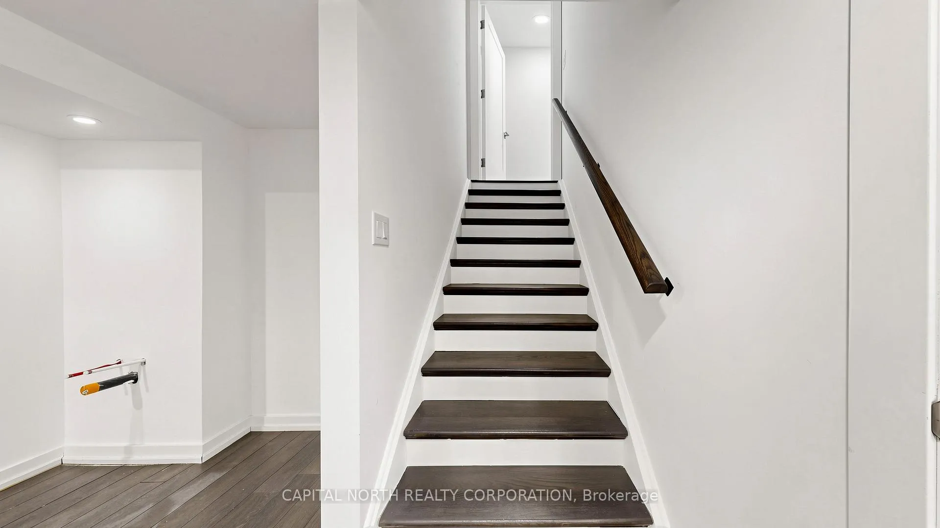 Photo 32 of 170 Moody Drive, Vaughan, Kleinburg — HOMEH