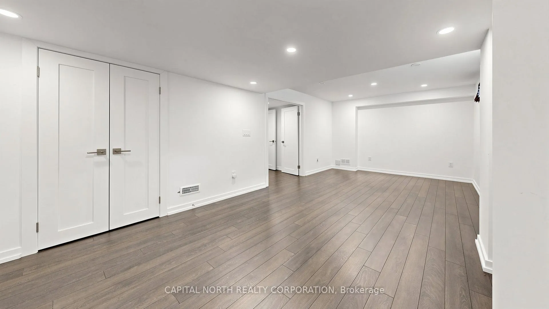 Photo 35 of 170 Moody Drive, Vaughan, Kleinburg — HOMEH
