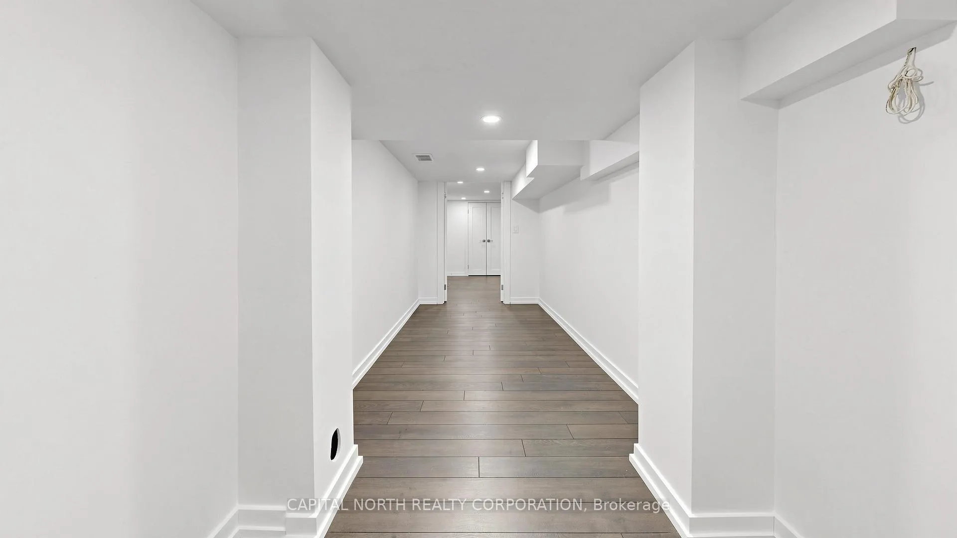 Photo 37 of 170 Moody Drive, Vaughan, Kleinburg — HOMEH