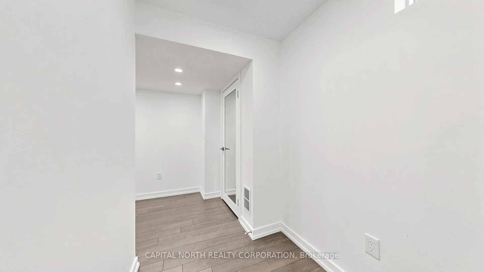 Photo 38 of 170 Moody Drive, Vaughan, Kleinburg — HOMEH