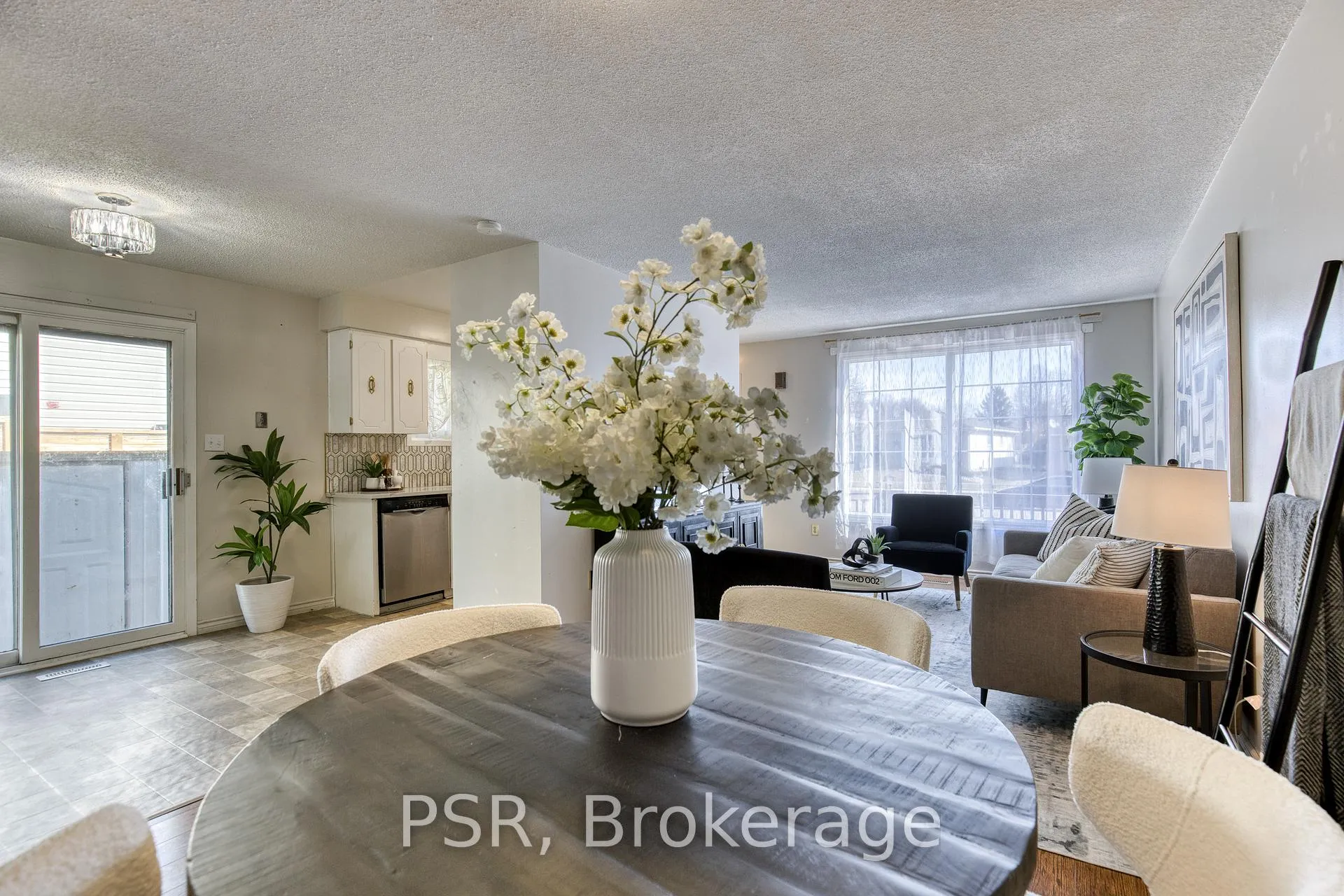 Photo 7 of 231 Heritage Drive, Kitchener — HOMEH