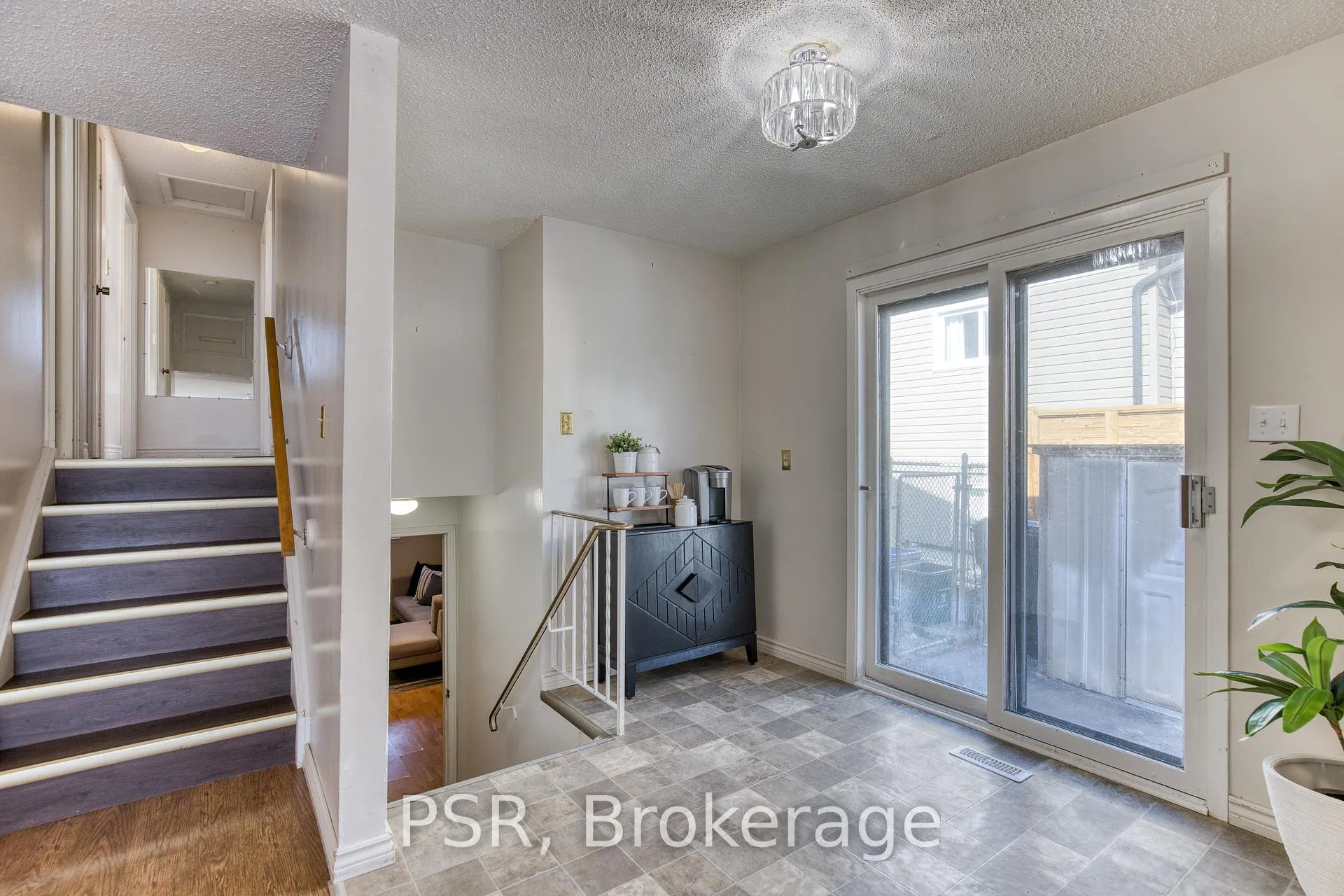Photo 8 of 231 Heritage Drive, Kitchener — HOMEH