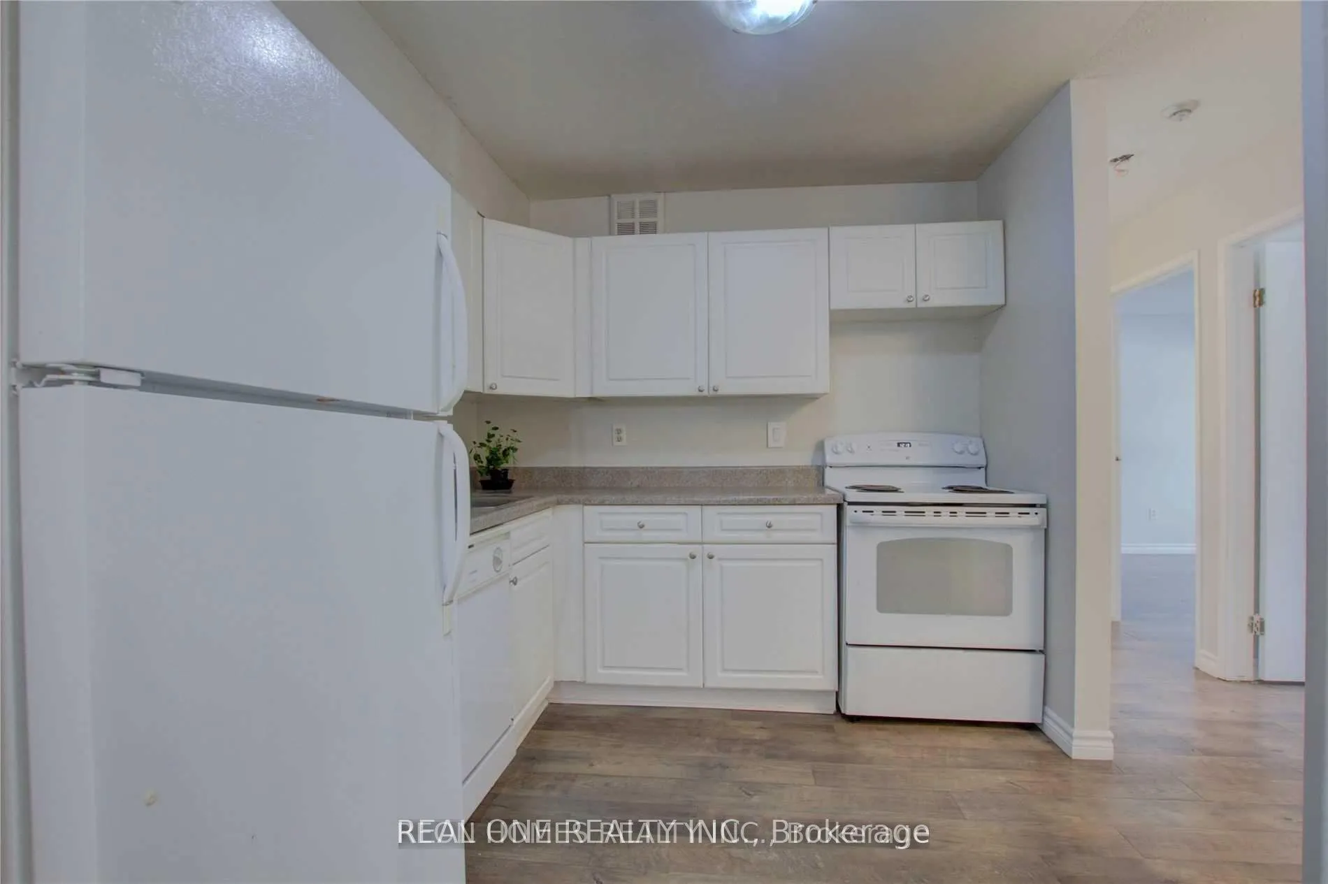 Photo 10 of Unit 1113, 1450 Glen Abbey Gate, Oakville, Glen Abbey — HOMEH