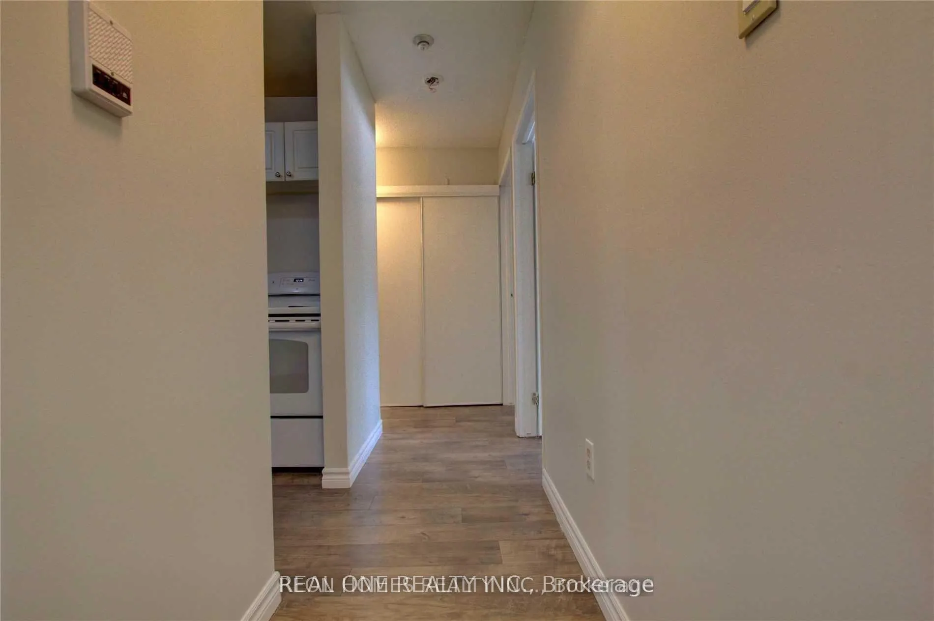 Photo 13 of Unit 1113, 1450 Glen Abbey Gate, Oakville, Glen Abbey — HOMEH