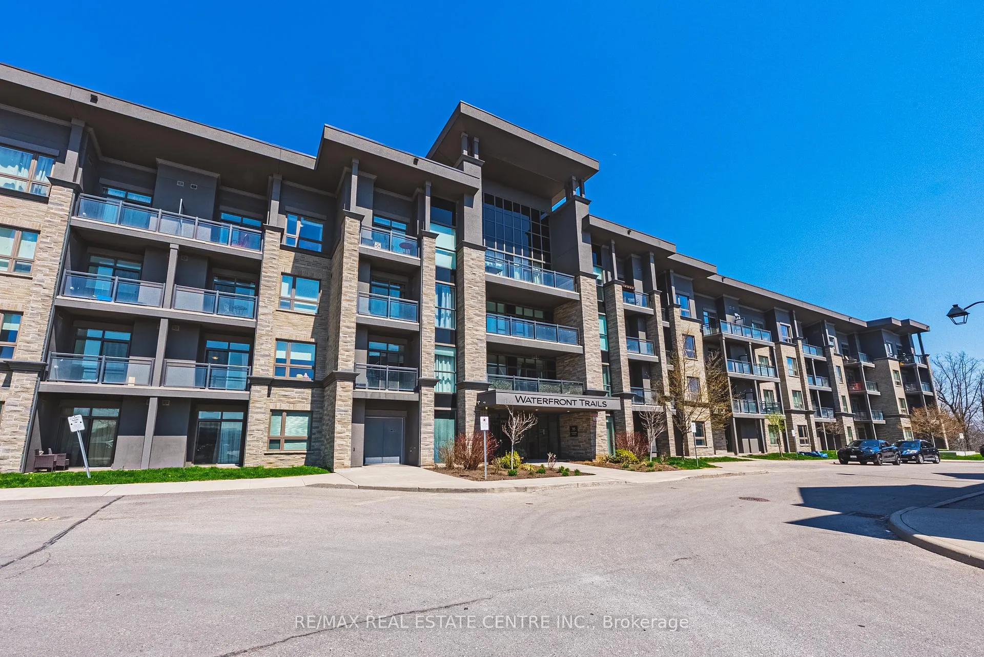 Photo 1 of Unit 333, 35 Southshore Crescent, Hamilton, Lakeshore — HOMEH