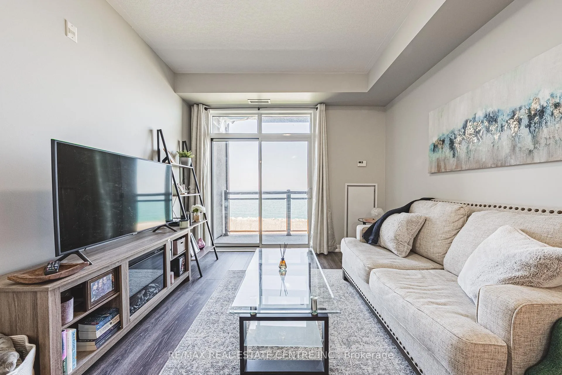 Photo 10 of Unit 333, 35 Southshore Crescent, Hamilton, Lakeshore — HOMEH