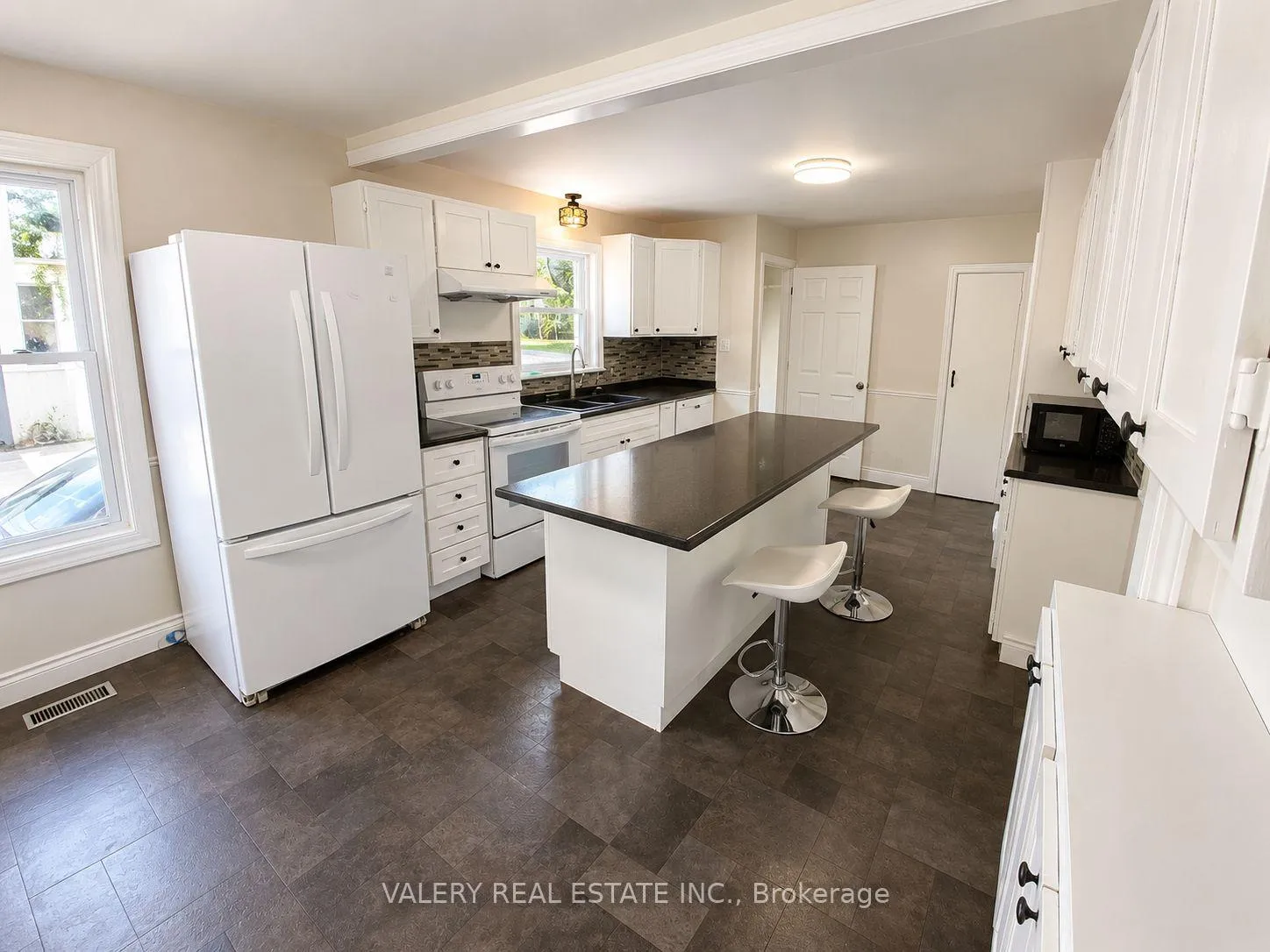 Photo 2 of Unit Main, 374 Edmonton Street, Hamilton, Crown Point — HOMEH