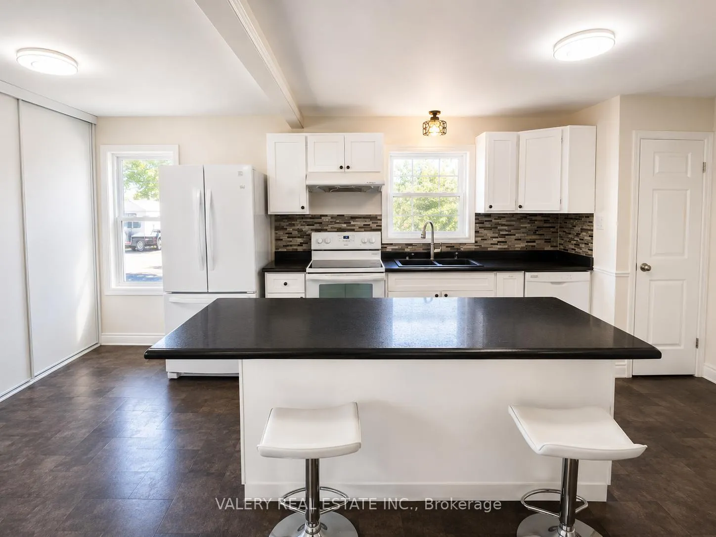 Photo 3 of Unit Main, 374 Edmonton Street, Hamilton, Crown Point — HOMEH