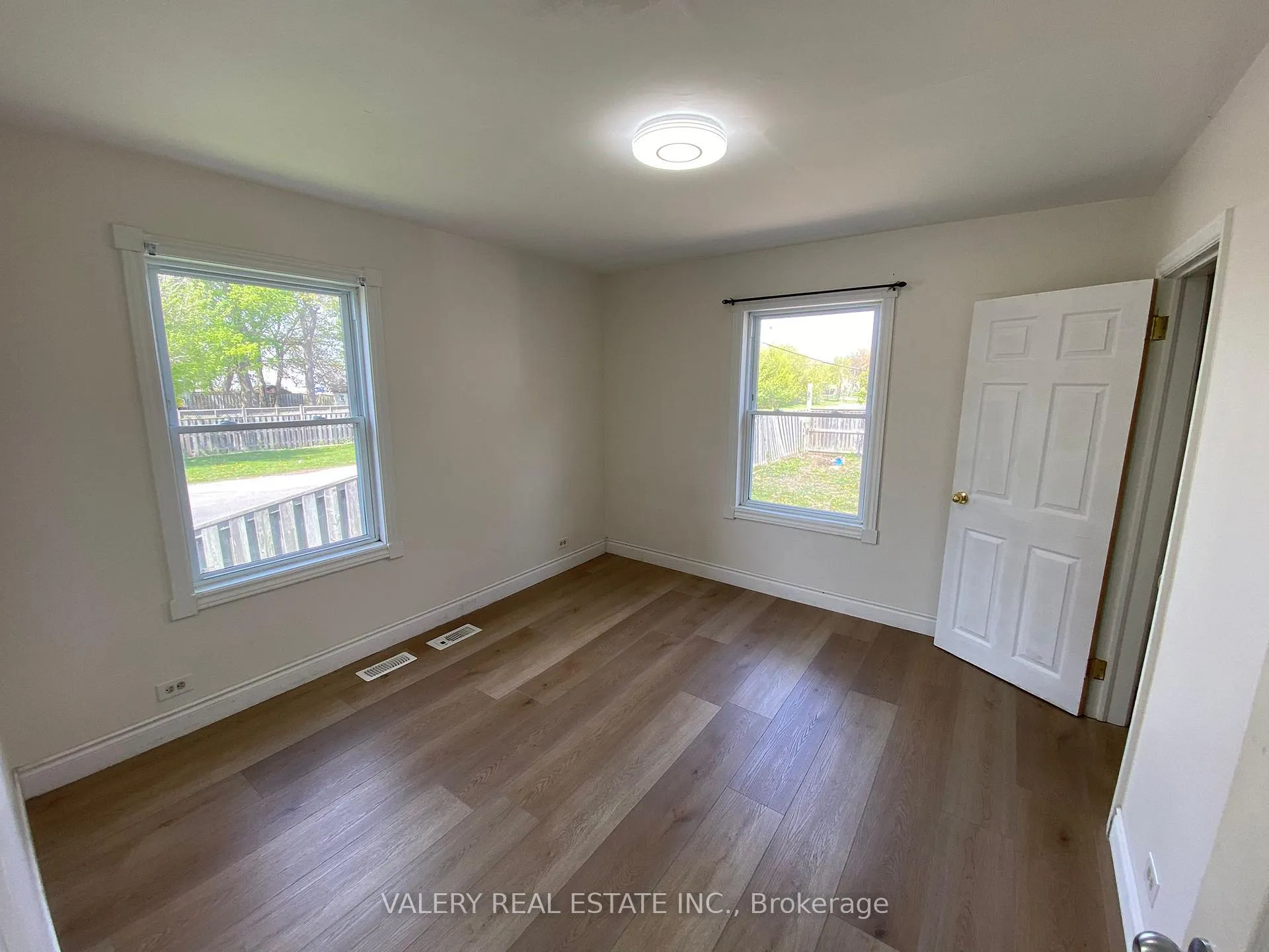 Photo 17 of Unit Main, 374 Edmonton Street, Hamilton, Crown Point — HOMEH
