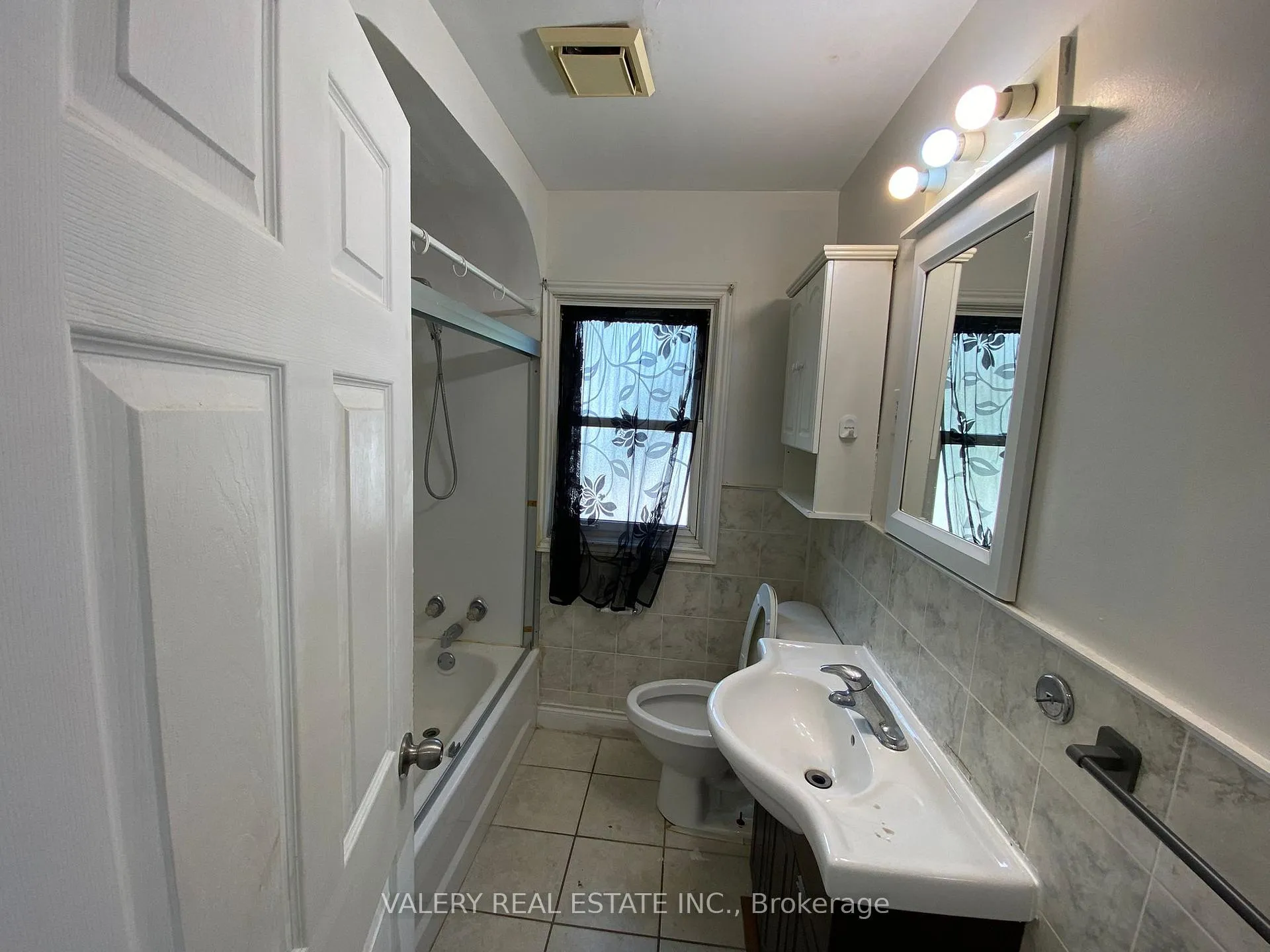 Photo 24 of Unit Main, 374 Edmonton Street, Hamilton, Crown Point — HOMEH