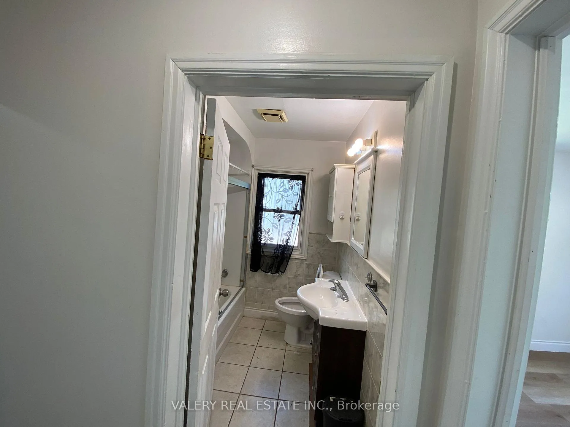 Photo 31 of Unit Main, 374 Edmonton Street, Hamilton, Crown Point — HOMEH