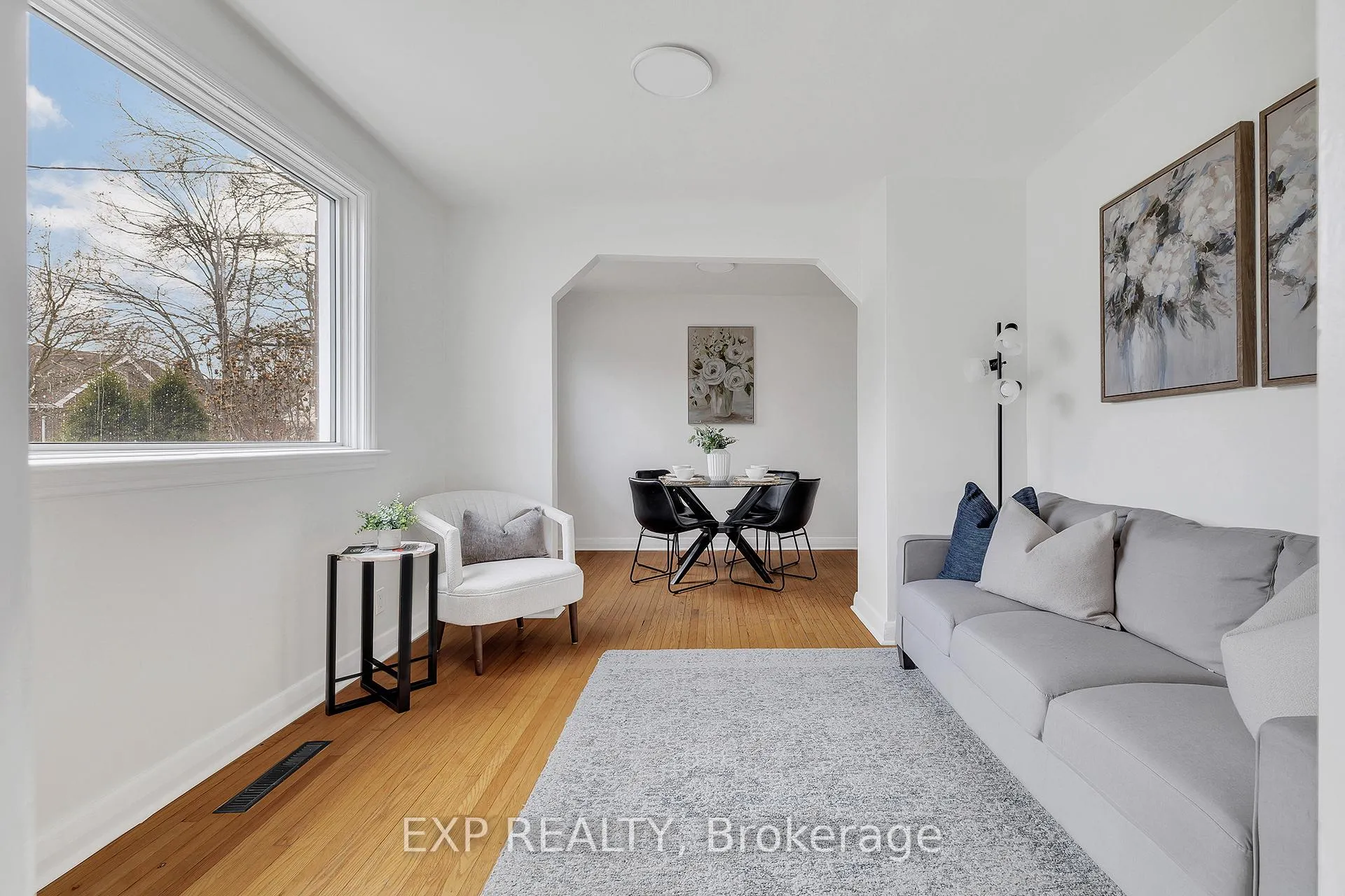 Photo 3 of 14 Martin Avenue, Cambridge, Galt City Centre — HOMEH
