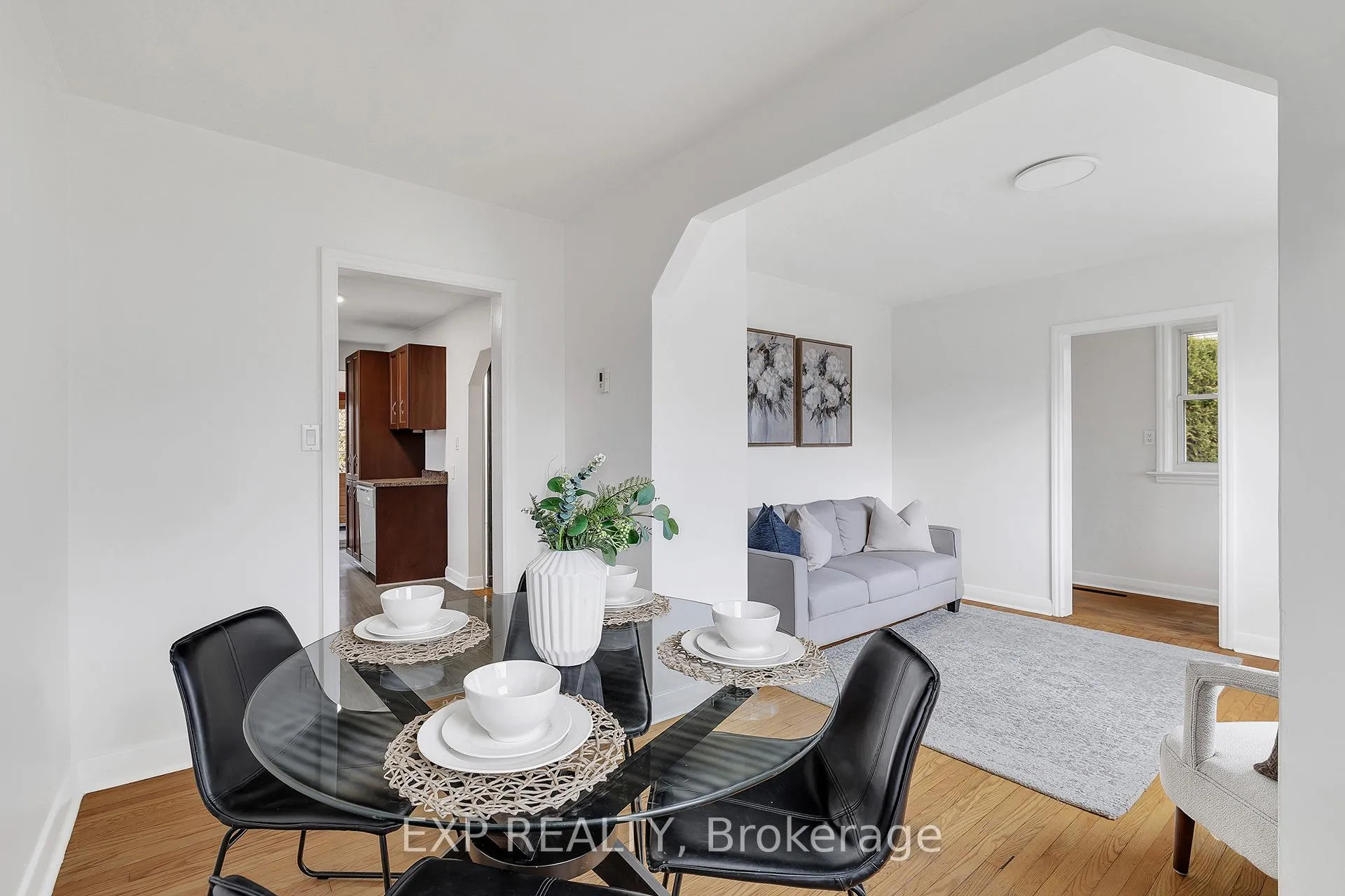 Photo 6 of 14 Martin Avenue, Cambridge, Galt City Centre — HOMEH