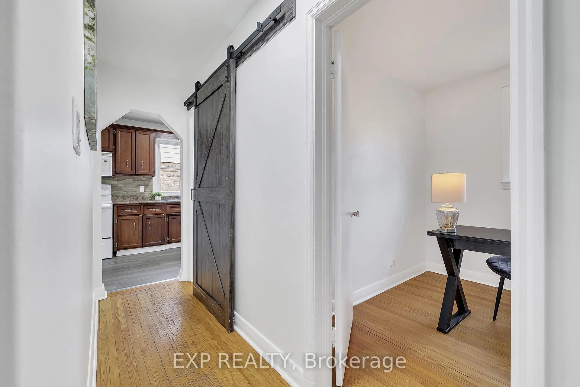 Photo 14 of 14 Martin Avenue, Cambridge, Galt City Centre — HOMEH
