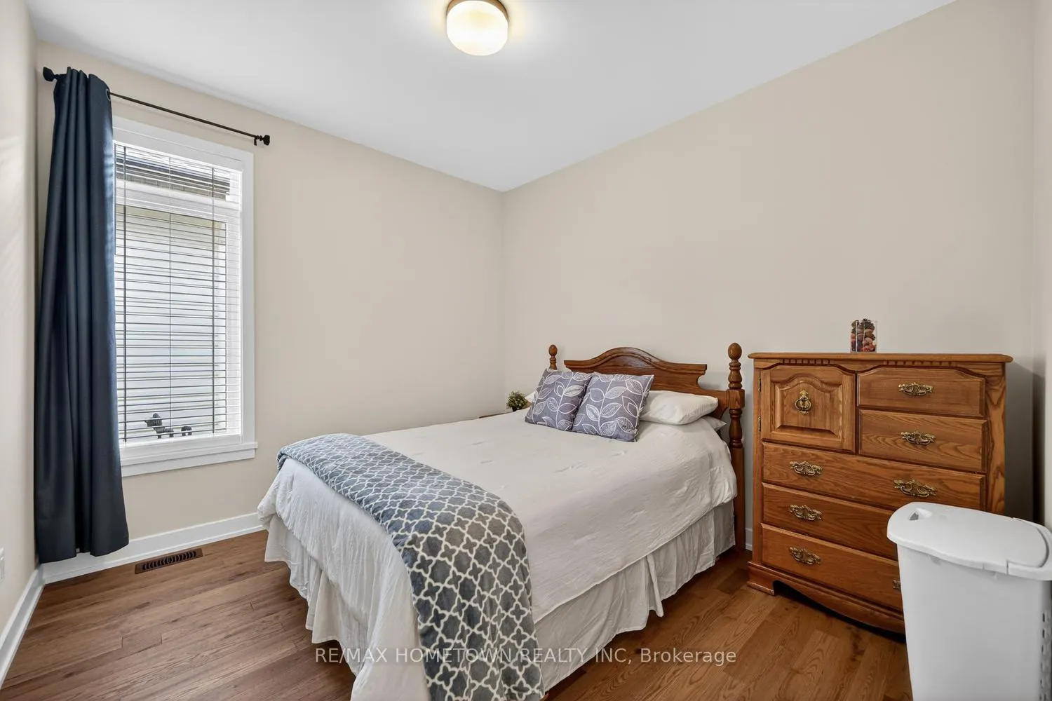 Photo 8 of 1253 Potter Drive, Brockville — HOMEH
