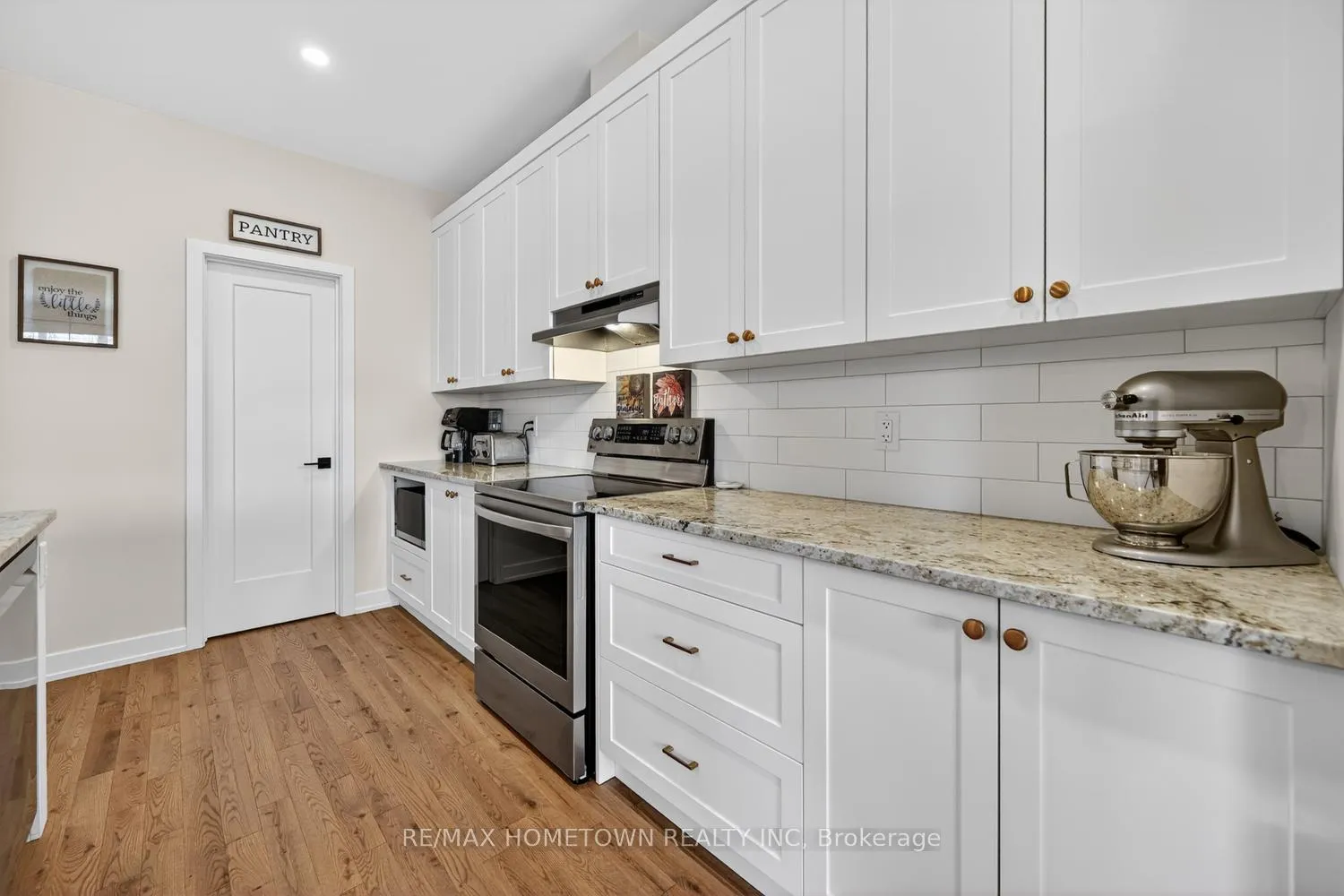 Photo 21 of 1253 Potter Drive, Brockville — HOMEH