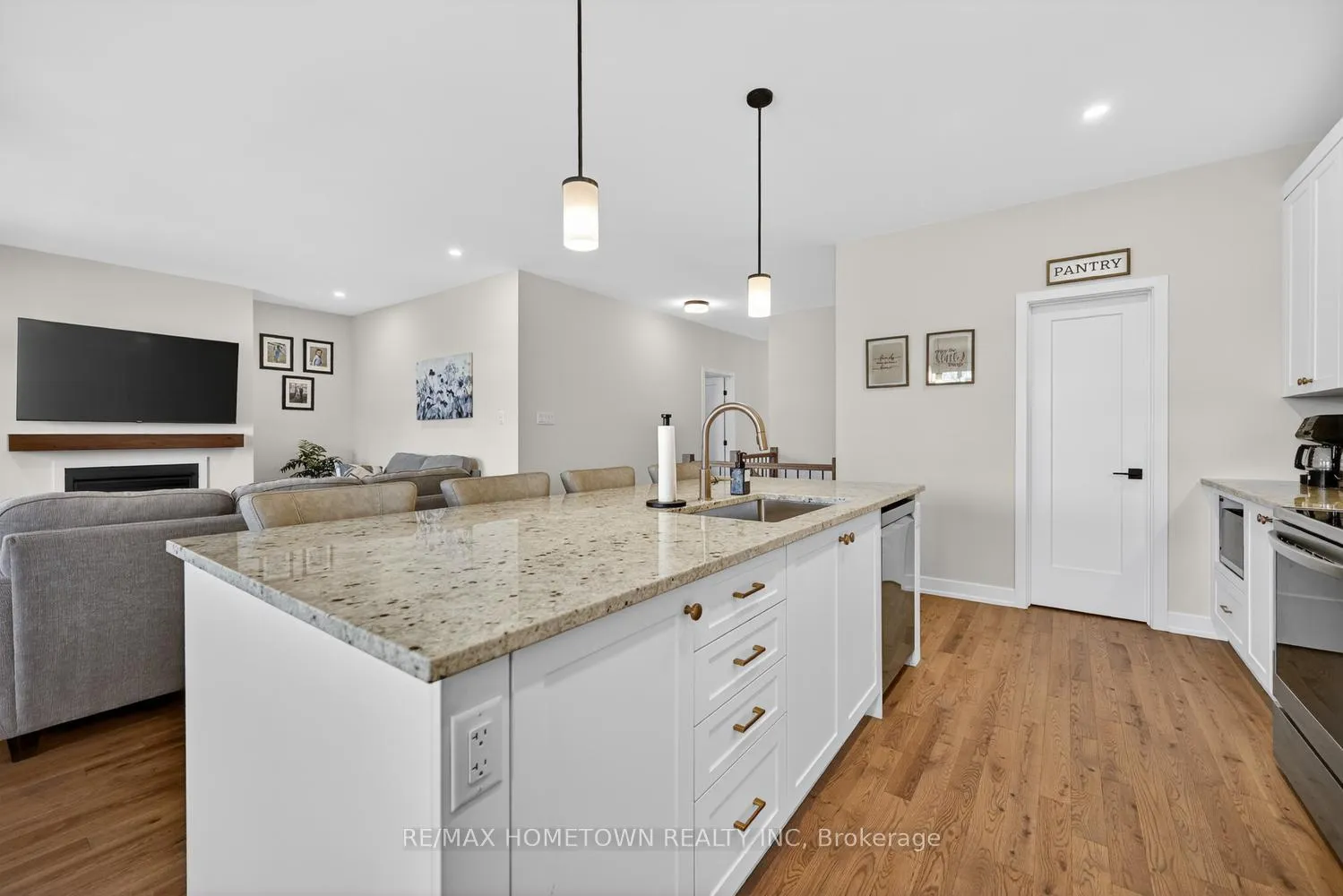 Photo 22 of 1253 Potter Drive, Brockville — HOMEH
