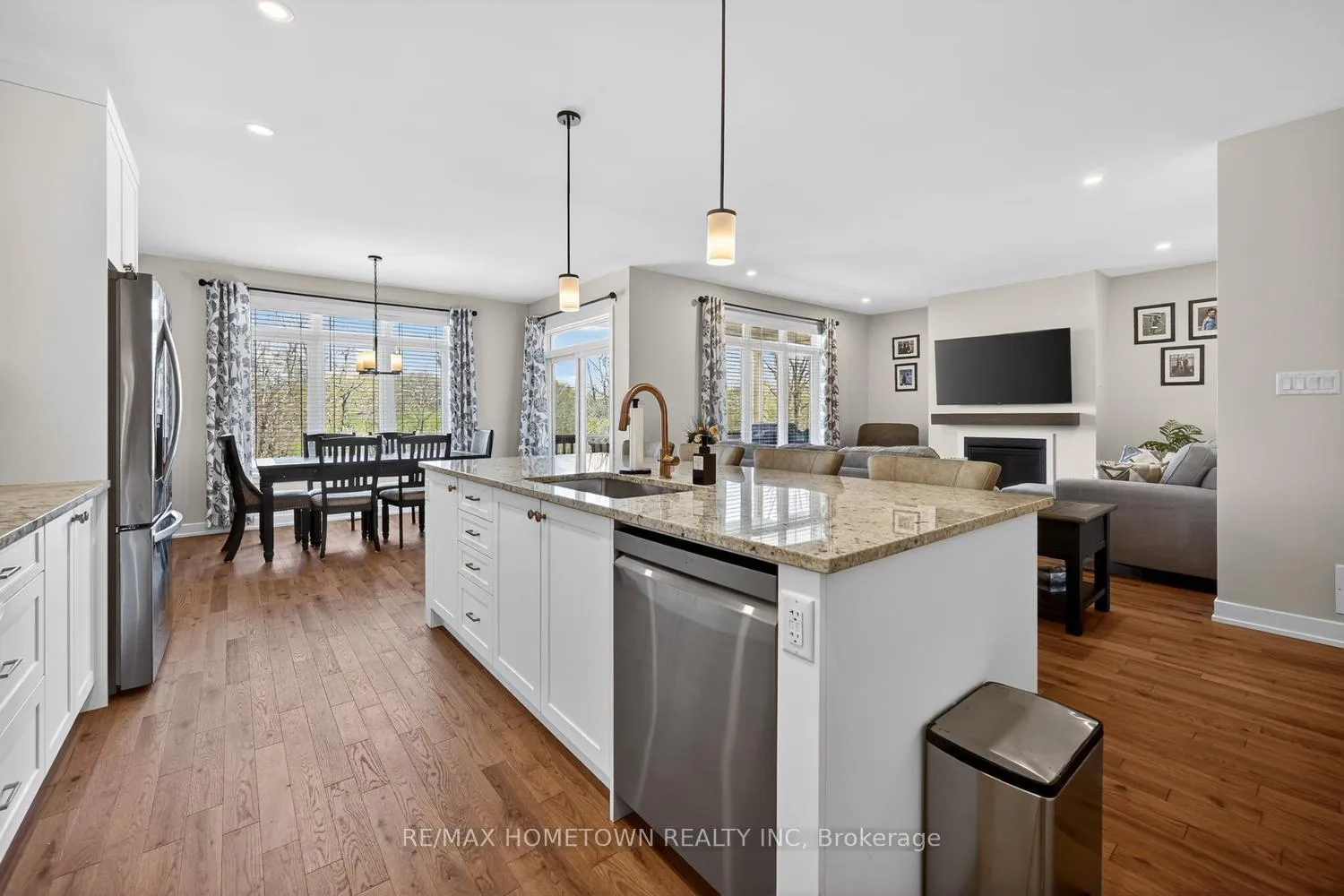 Photo 23 of 1253 Potter Drive, Brockville — HOMEH