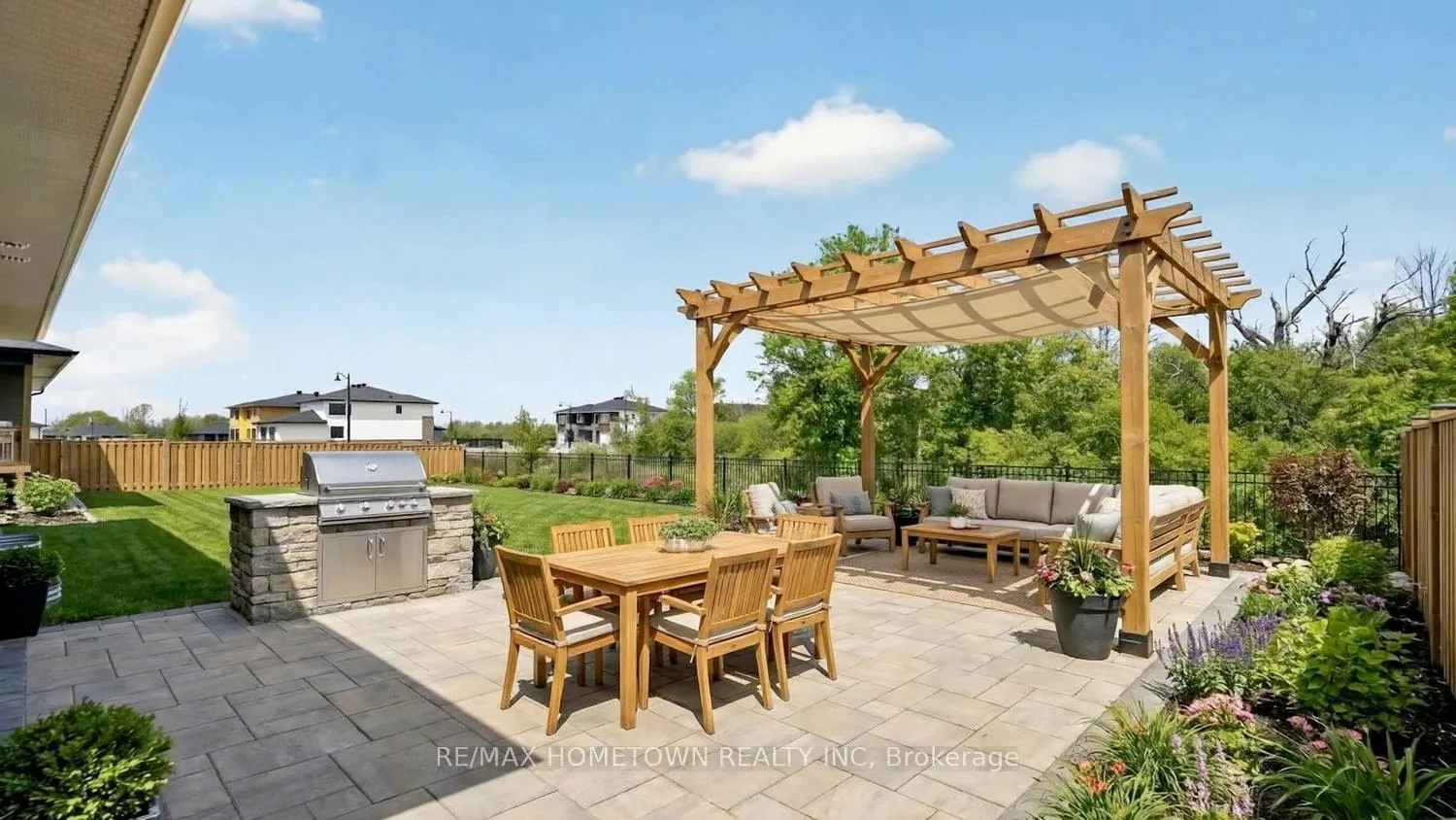 Photo 33 of 1253 Potter Drive, Brockville — HOMEH