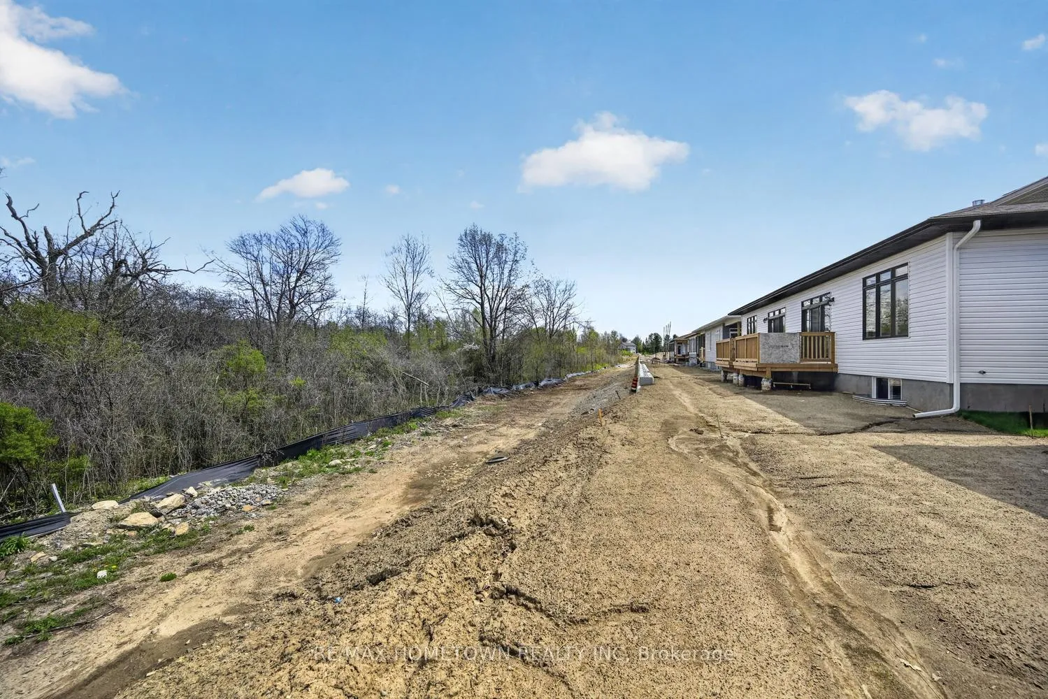 Photo 38 of 1253 Potter Drive, Brockville — HOMEH