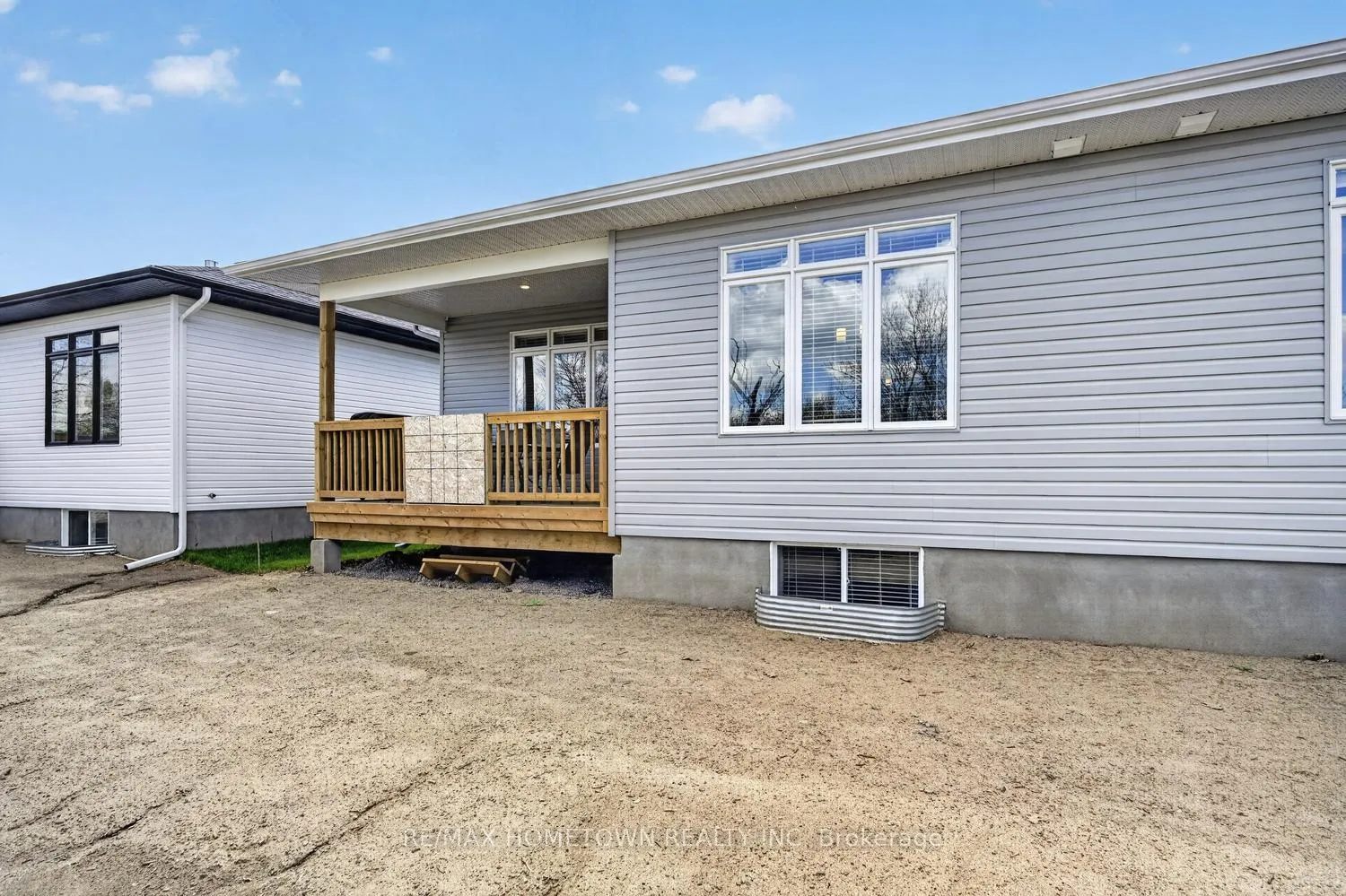 Photo 39 of 1253 Potter Drive, Brockville — HOMEH