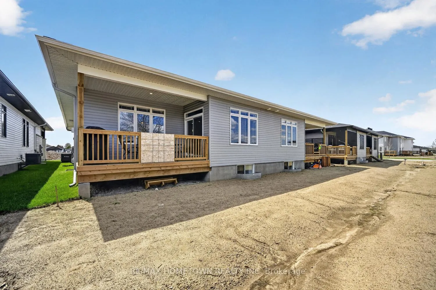 Photo 41 of 1253 Potter Drive, Brockville — HOMEH