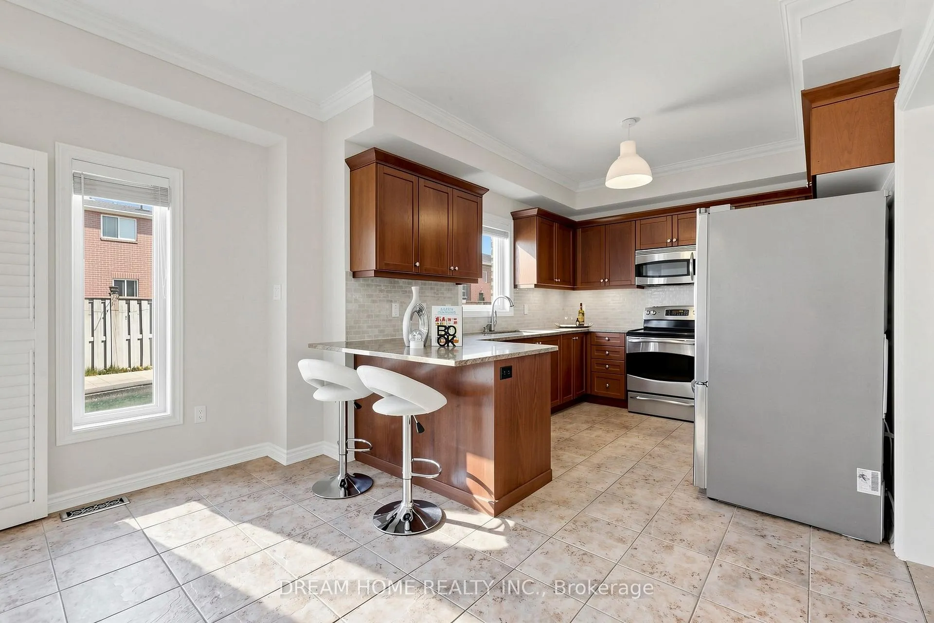 Photo 8 of 1342 Corm Street, Innisfil, Alcona — HOMEH
