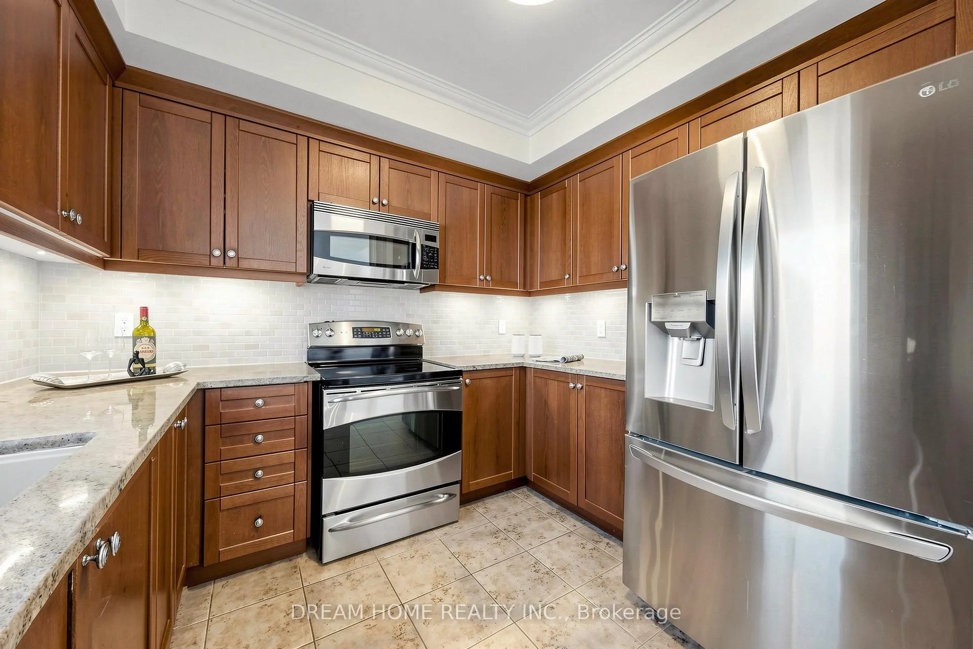 Photo 10 of 1342 Corm Street, Innisfil, Alcona — HOMEH
