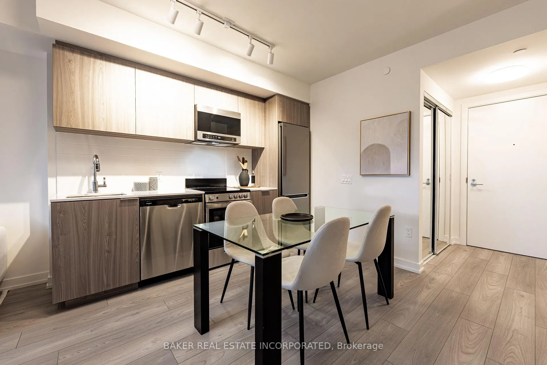Photo 4 of Unit 2907, 223 Redpath Avenue, Toronto, Mount Pleasant West — HOMEH