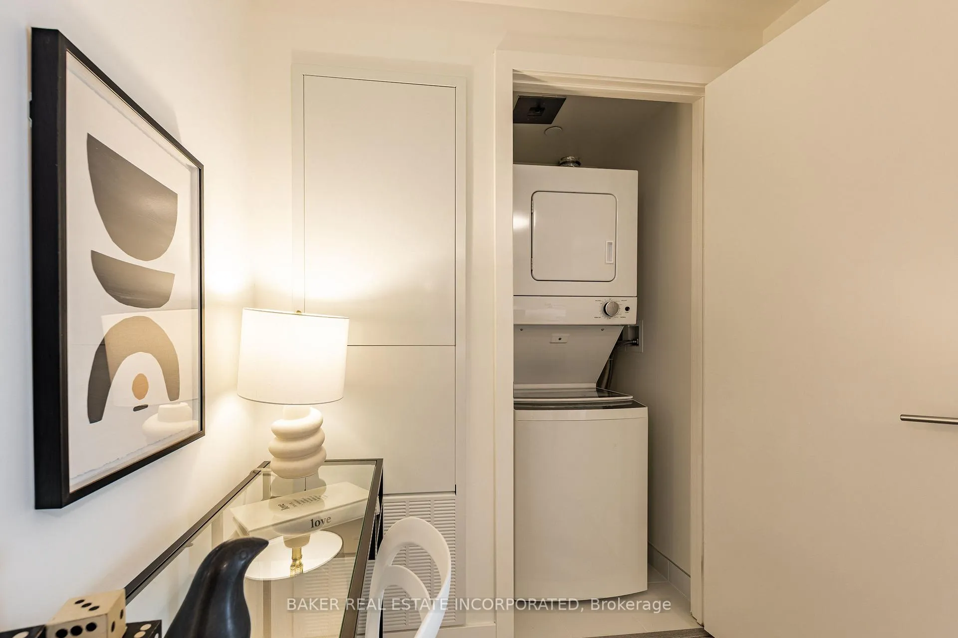 Photo 13 of Unit 2907, 223 Redpath Avenue, Toronto, Mount Pleasant West — HOMEH