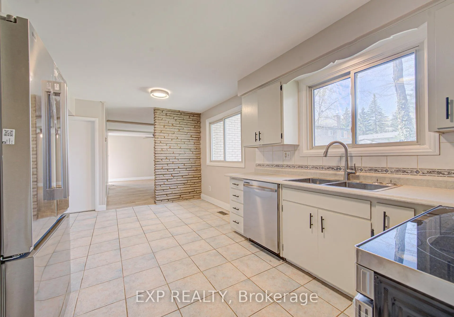 Photo 10 of 144 Shuh Avenue, Kitchener — HOMEH
