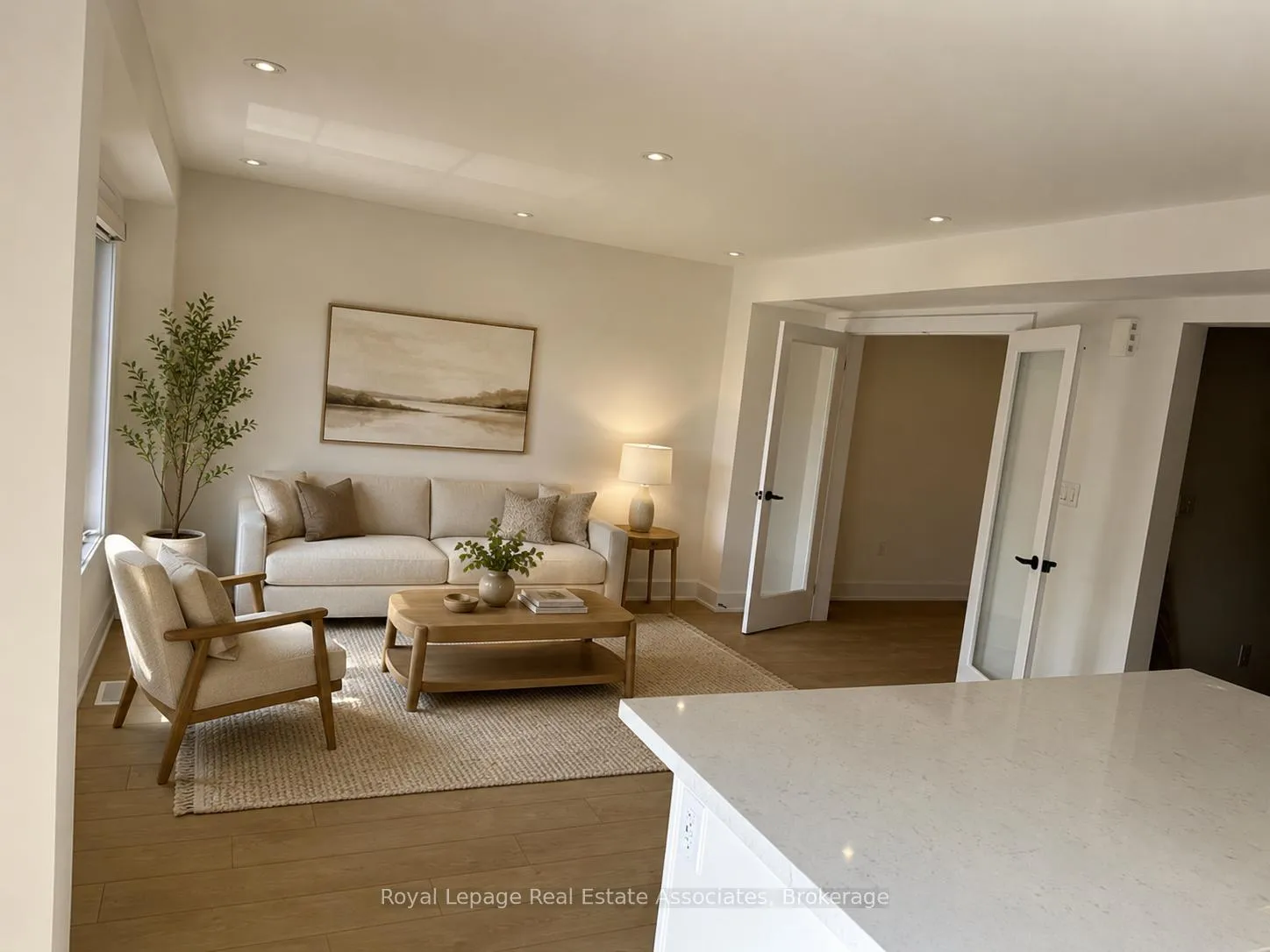 Photo 1 of 22 Hay Lane, Barrie, Rural Barrie Southeast — HOMEH