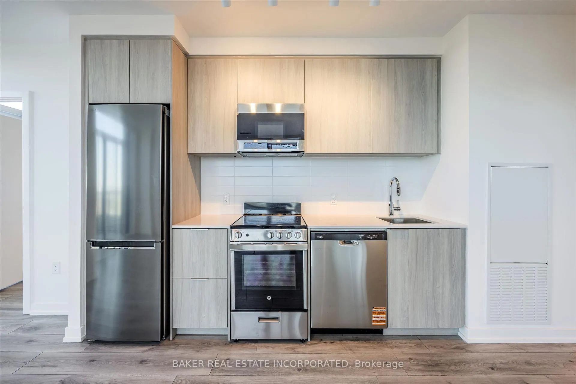Photo 2 of Unit 3906, 223 Redpath Avenue, Toronto, Mount Pleasant West — HOMEH