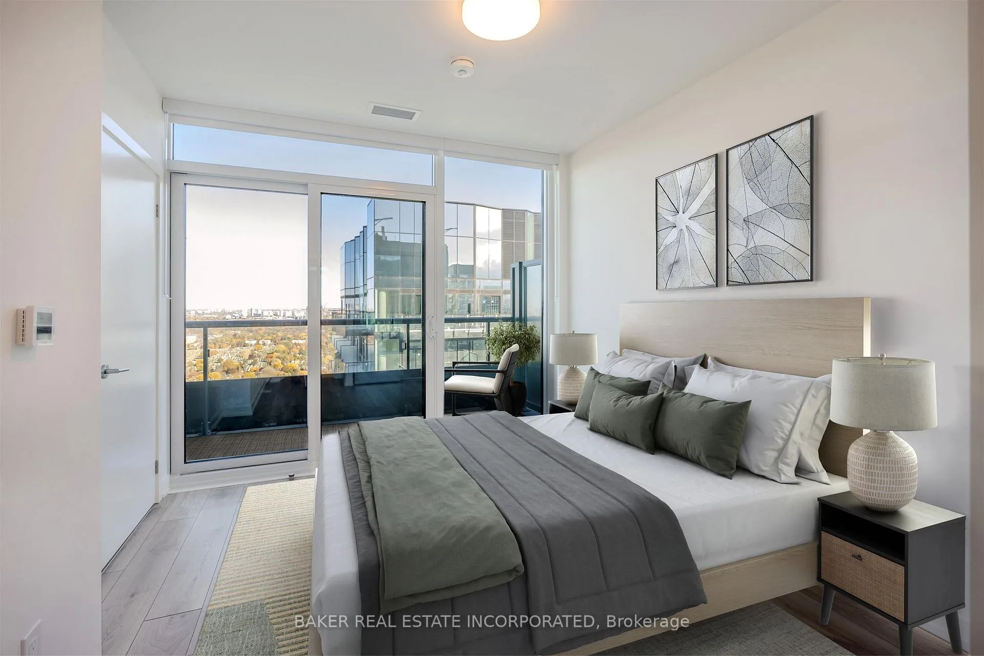 Photo 6 of Unit 3906, 223 Redpath Avenue, Toronto, Mount Pleasant West — HOMEH