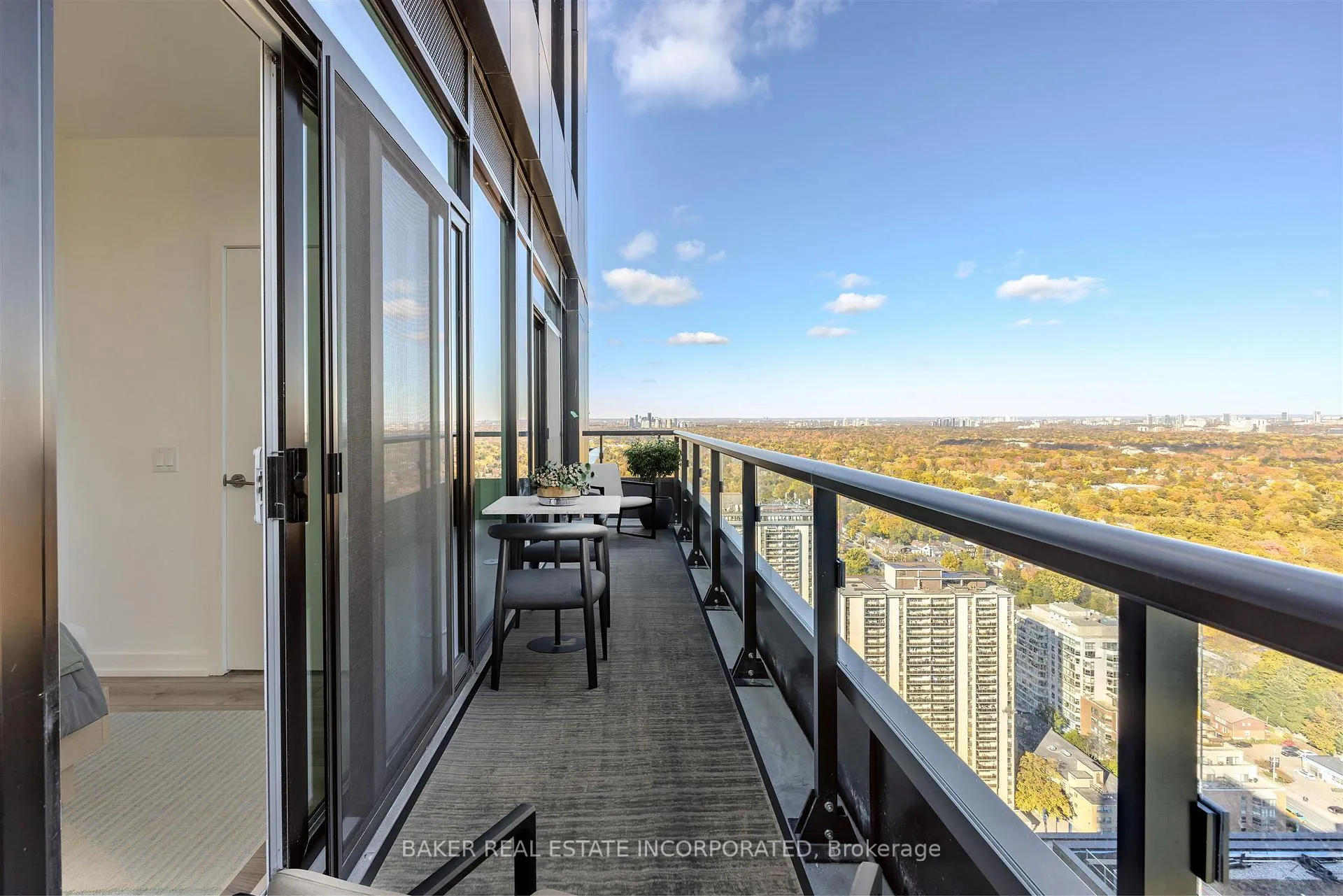 Photo 11 of Unit 3906, 223 Redpath Avenue, Toronto, Mount Pleasant West — HOMEH