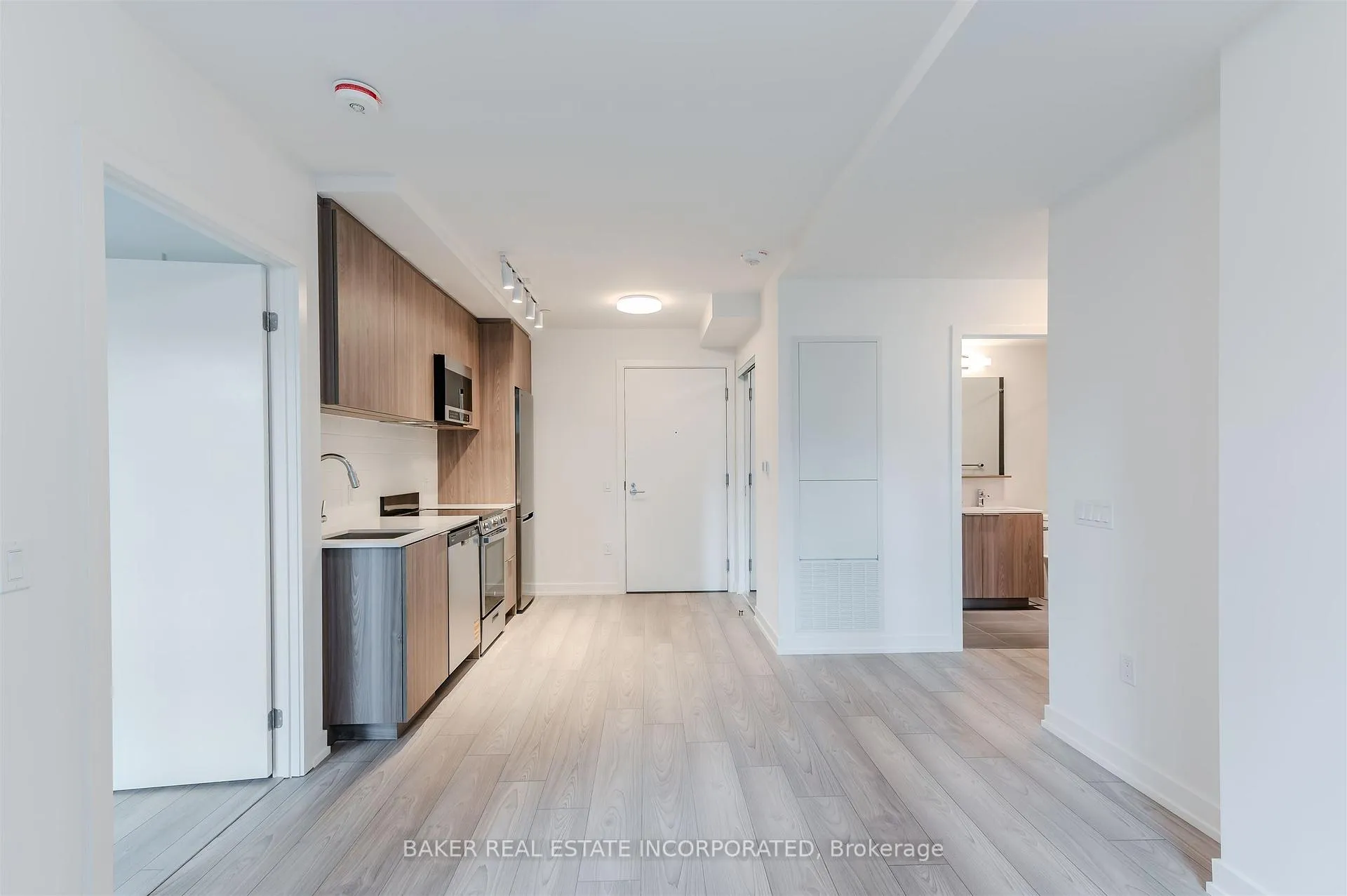 Photo 5 of Unit 202, 223 Redpath Avenue, Toronto, Mount Pleasant West — HOMEH