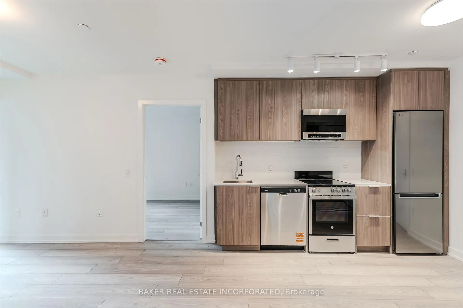 Photo 9 of Unit 202, 223 Redpath Avenue, Toronto, Mount Pleasant West — HOMEH