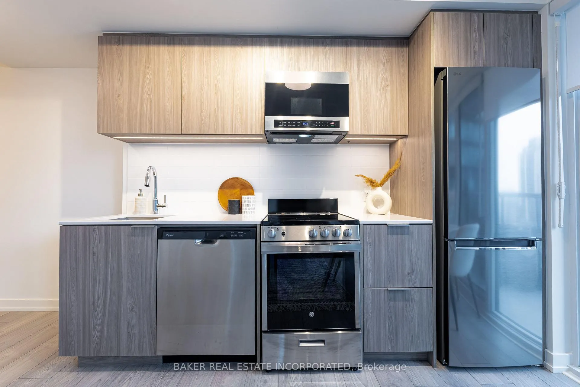 Photo 12 of Unit 3710, 223 Redpath Avenue, Toronto, Mount Pleasant West — HOMEH