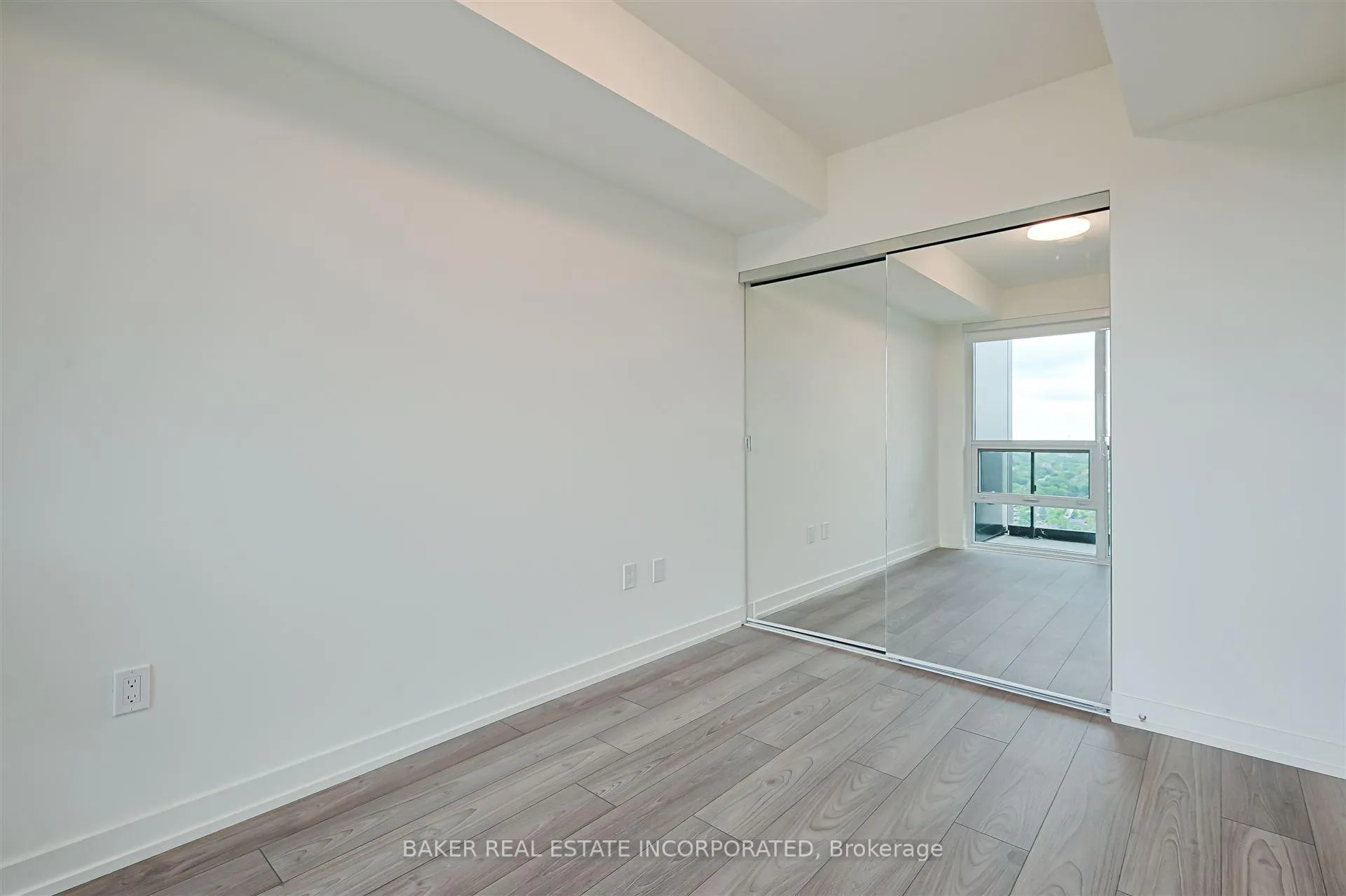 Photo 10 of Unit 3005, 223 Redpath Avenue, Toronto, Mount Pleasant West — HOMEH