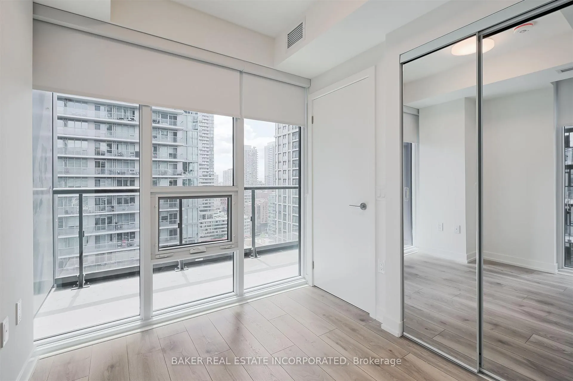 Photo 9 of Unit 2402, 223 Redpath Avenue, Toronto, Mount Pleasant West — HOMEH