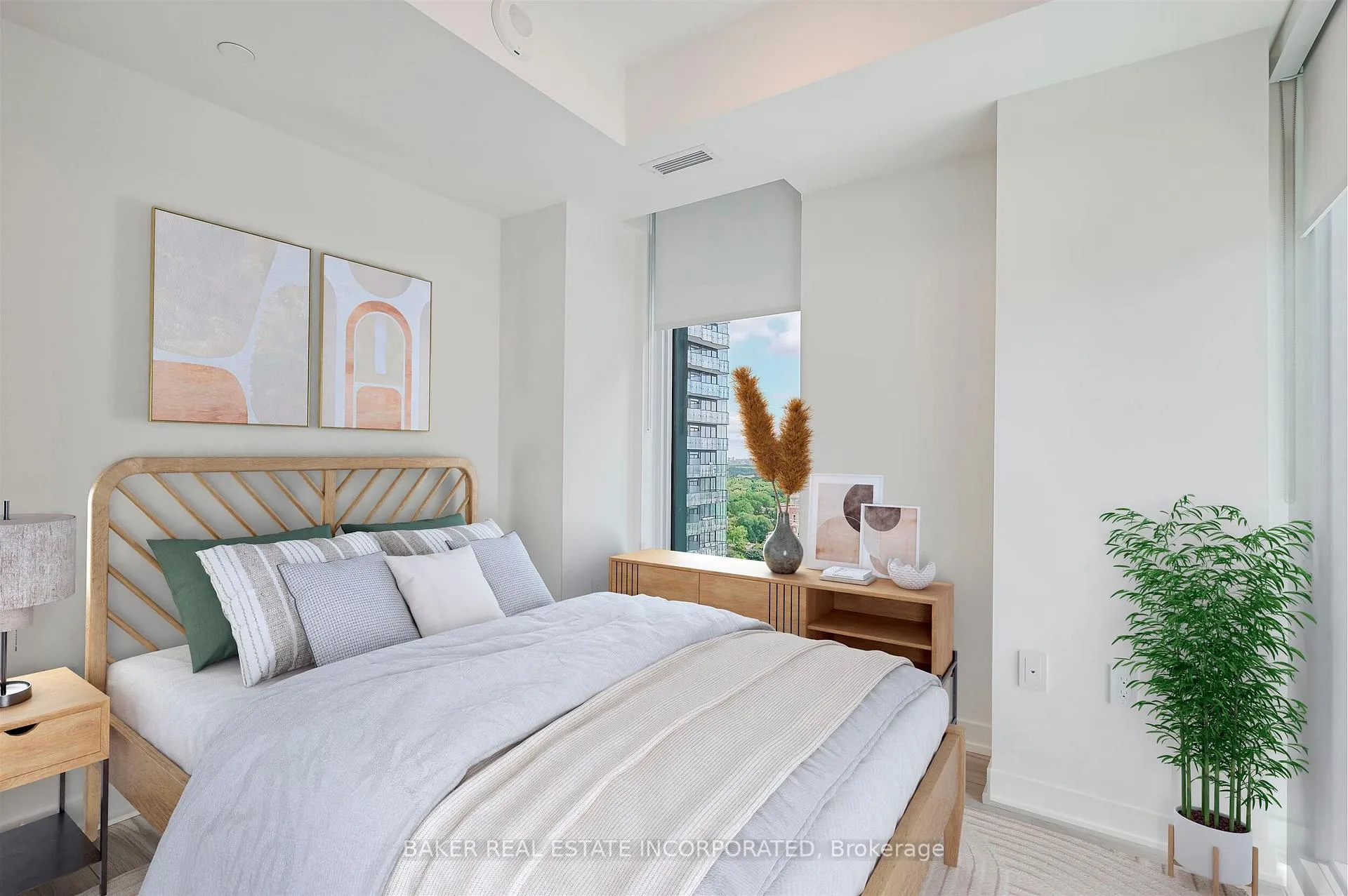 Photo 10 of Unit 2402, 223 Redpath Avenue, Toronto, Mount Pleasant West — HOMEH