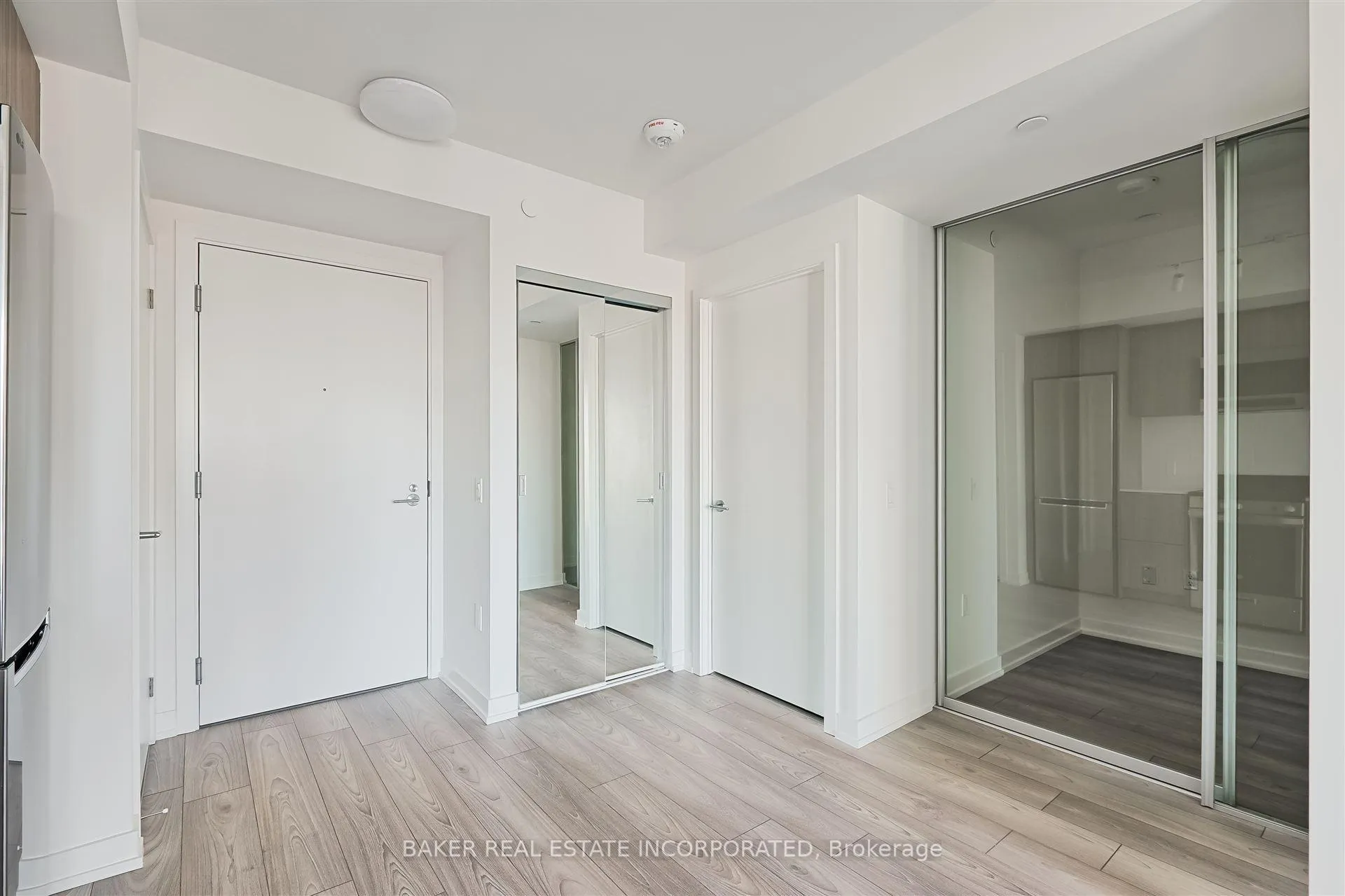 Photo 2 of Unit 2906, 223 Redpath Avenue, Toronto, Mount Pleasant West — HOMEH